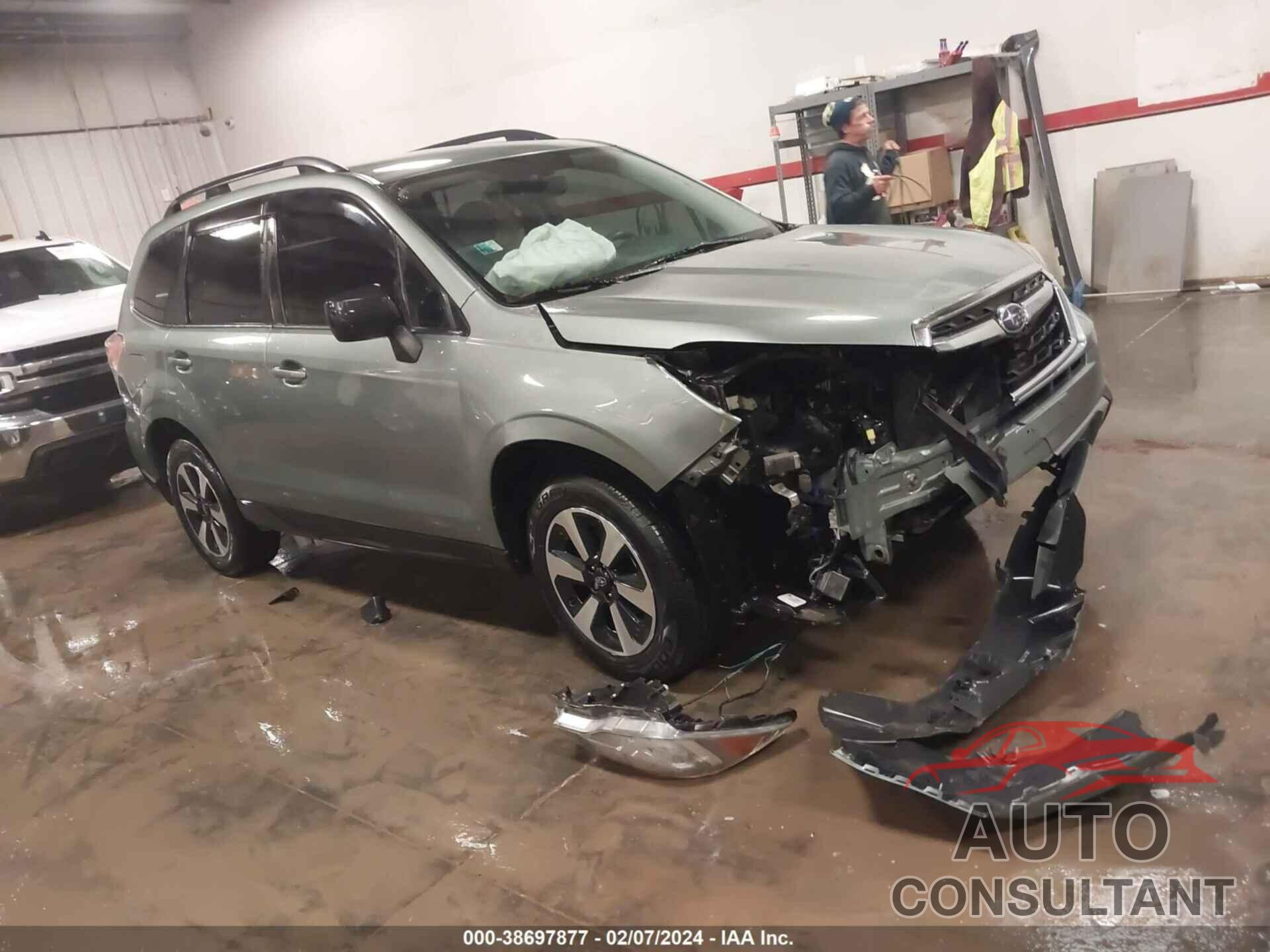 SUBARU FORESTER 2018 - JF2SJABC6JH471822