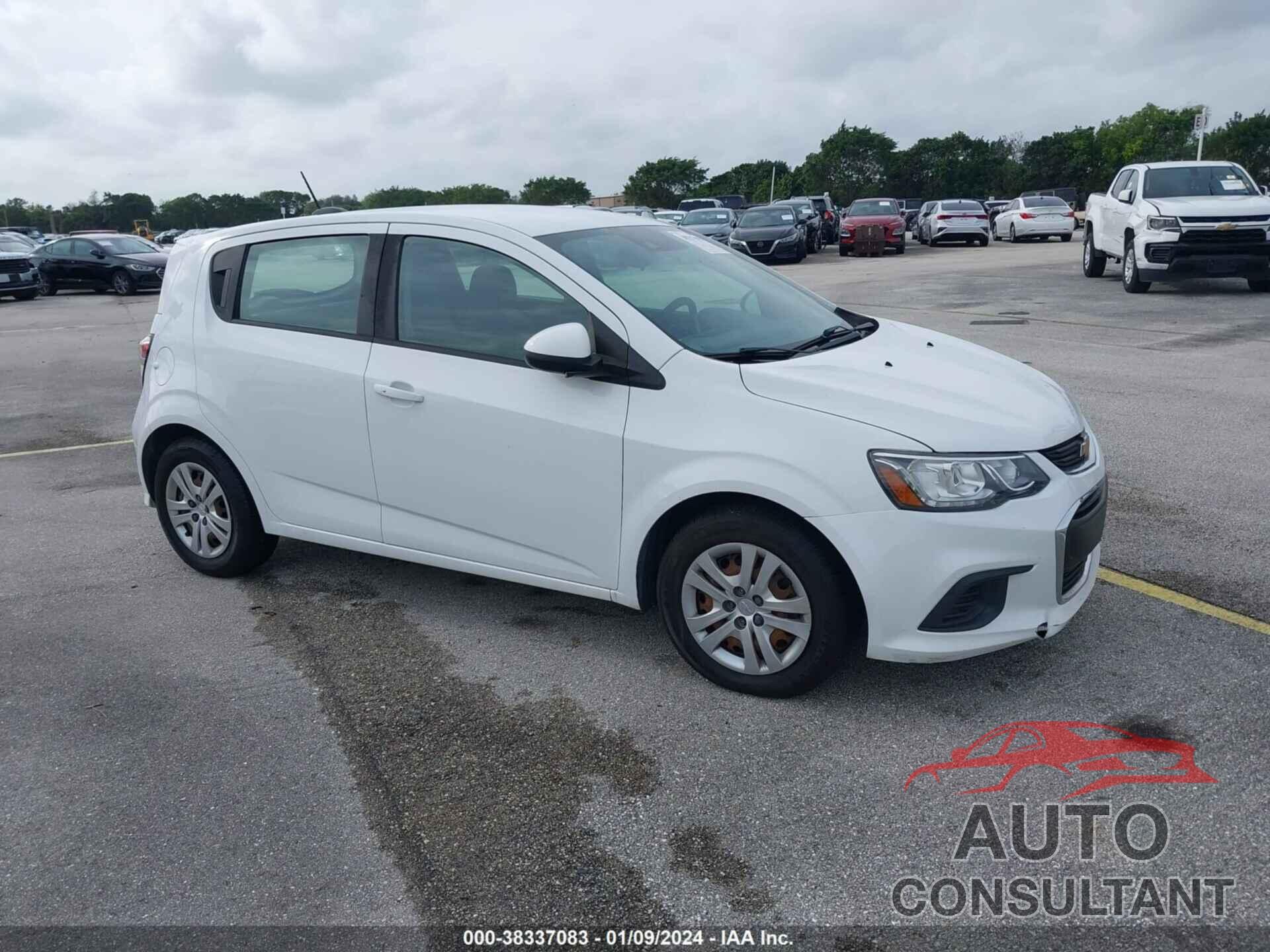 CHEVROLET SONIC 2019 - 1G1JG6SB3K4137939