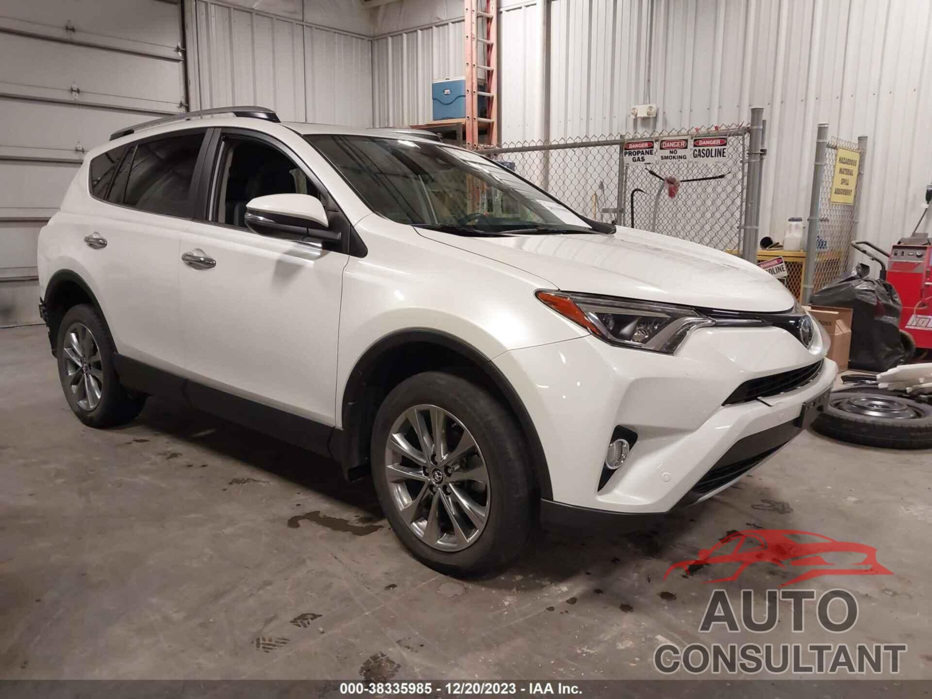 TOYOTA RAV4 2017 - JTMDFREV8HJ157502