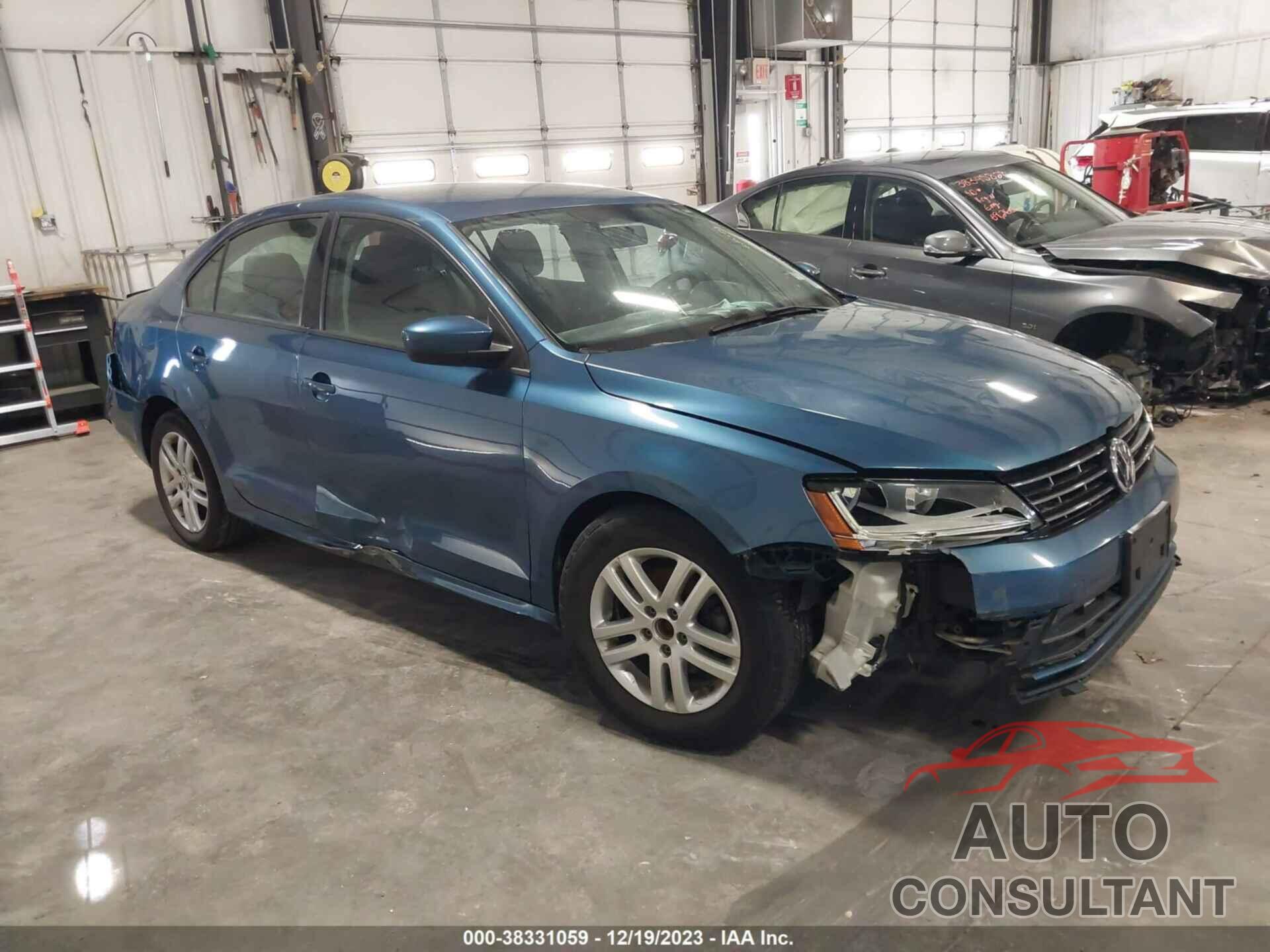 VOLKSWAGEN JETTA 2018 - 3VW2B7AJ4JM232065