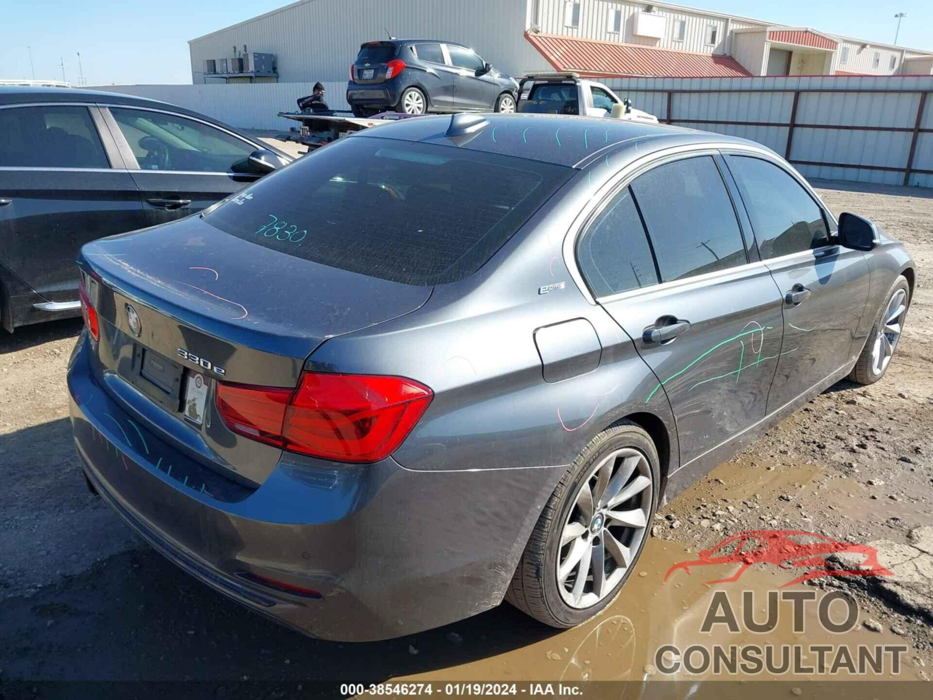 BMW 330E 2017 - WBA8E1C35HA158594