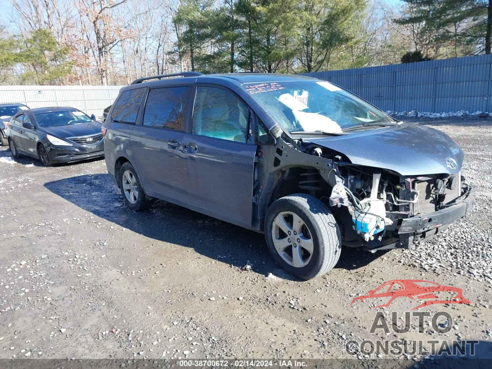 TOYOTA SIENNA 2017 - 5TDKZ3DC8HS826026