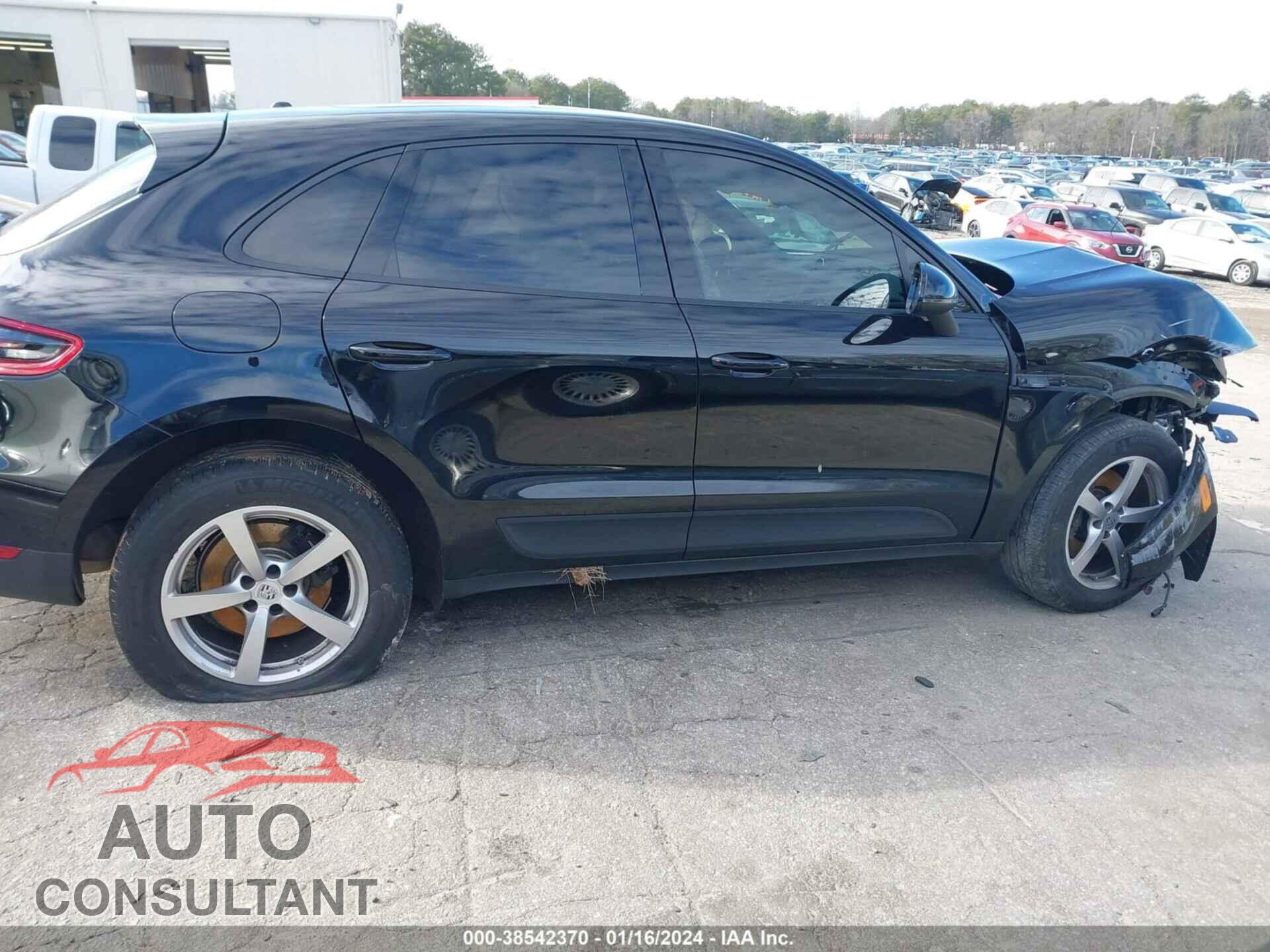 PORSCHE MACAN 2018 - WP1AA2A52JLB03667