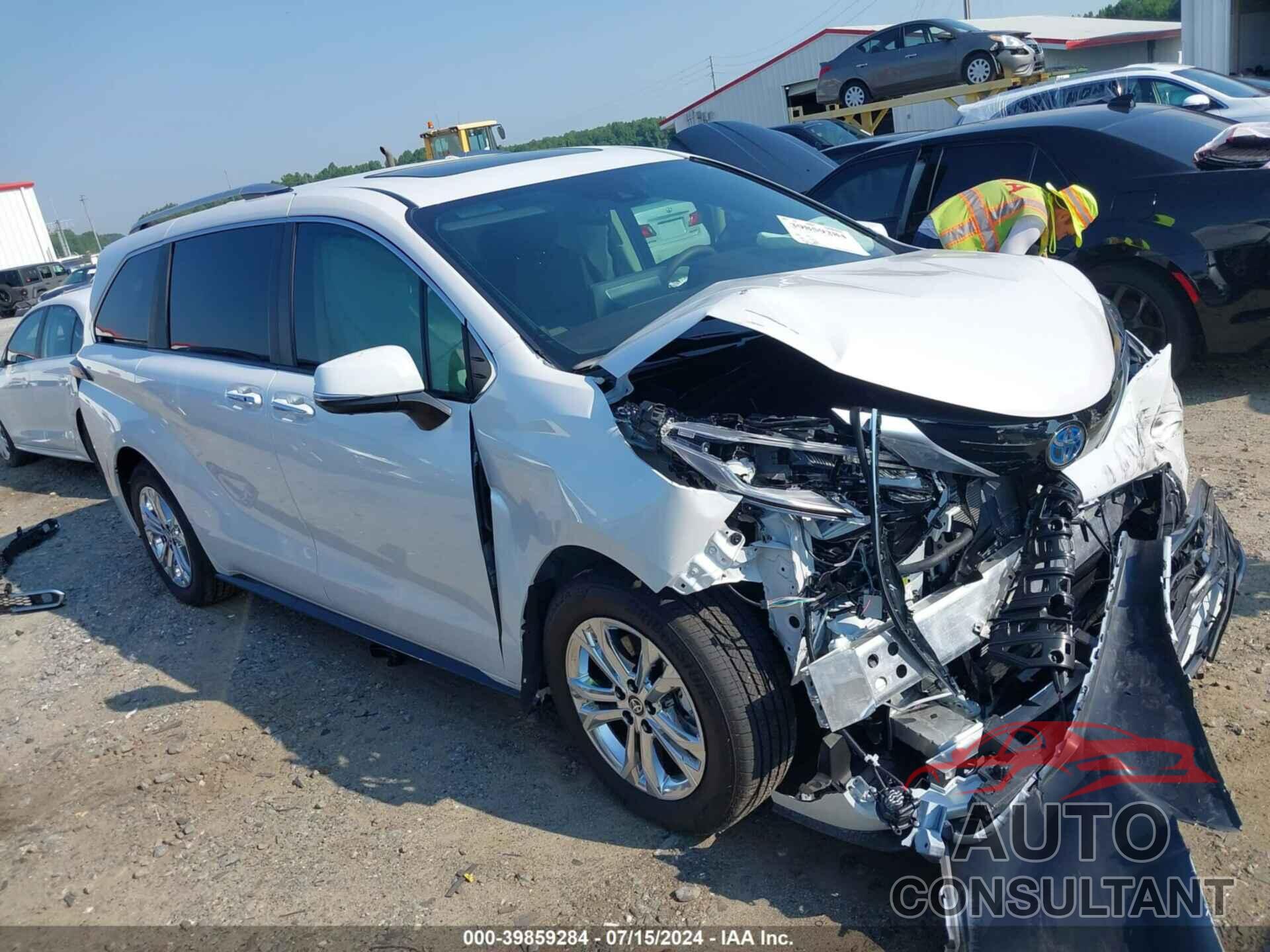 TOYOTA SIENNA 2024 - 5TDESKFC3RS126473