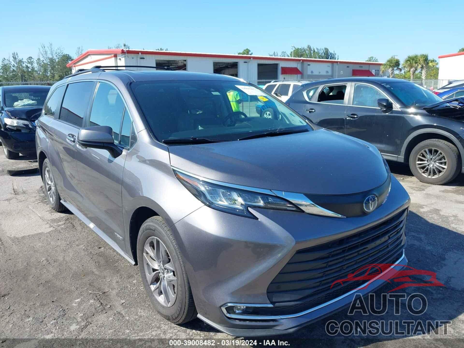 TOYOTA SIENNA 2021 - 5TDYRKEC8MS056567