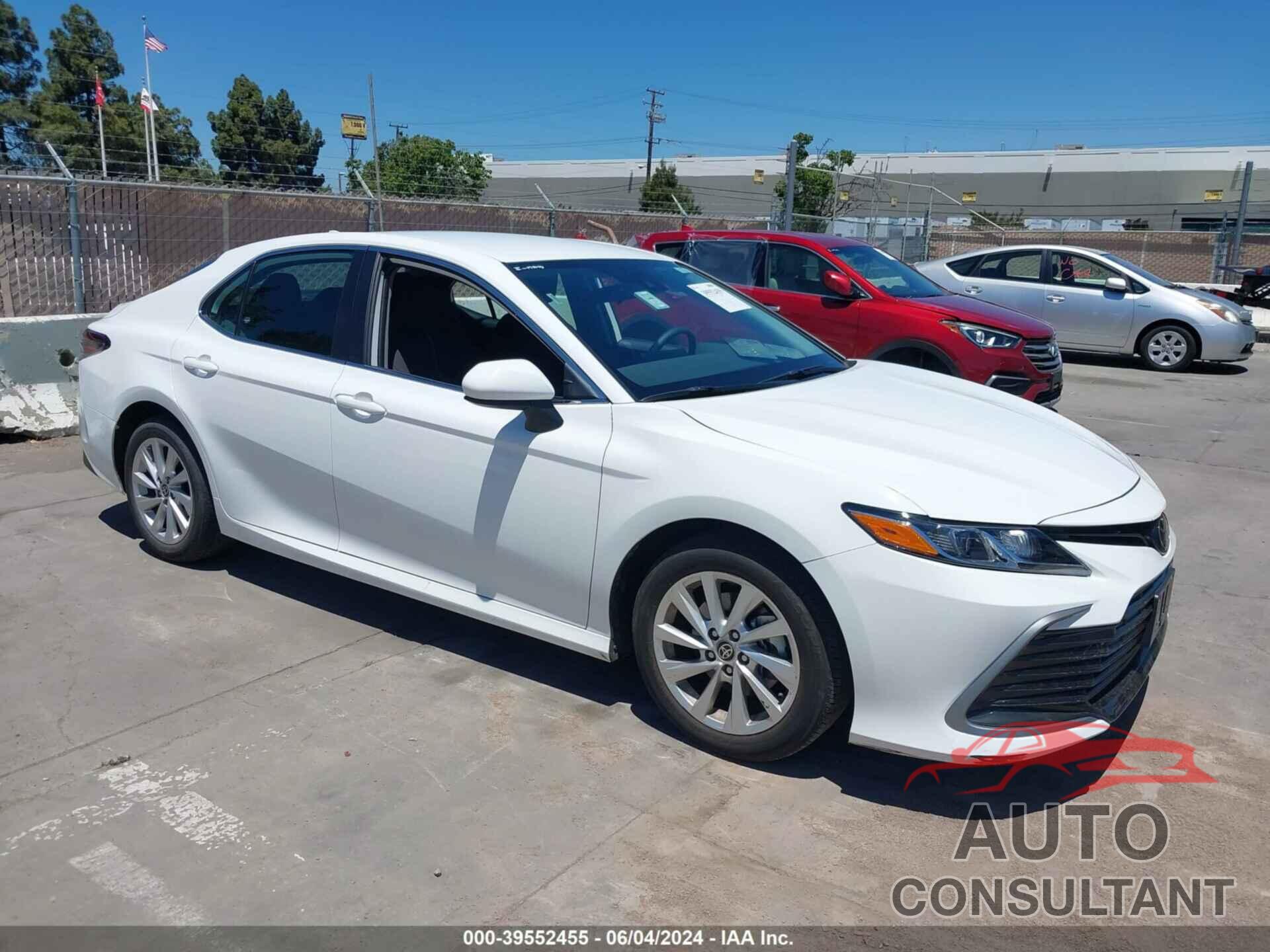 TOYOTA CAMRY 2023 - 4T1C11AK7PU165770
