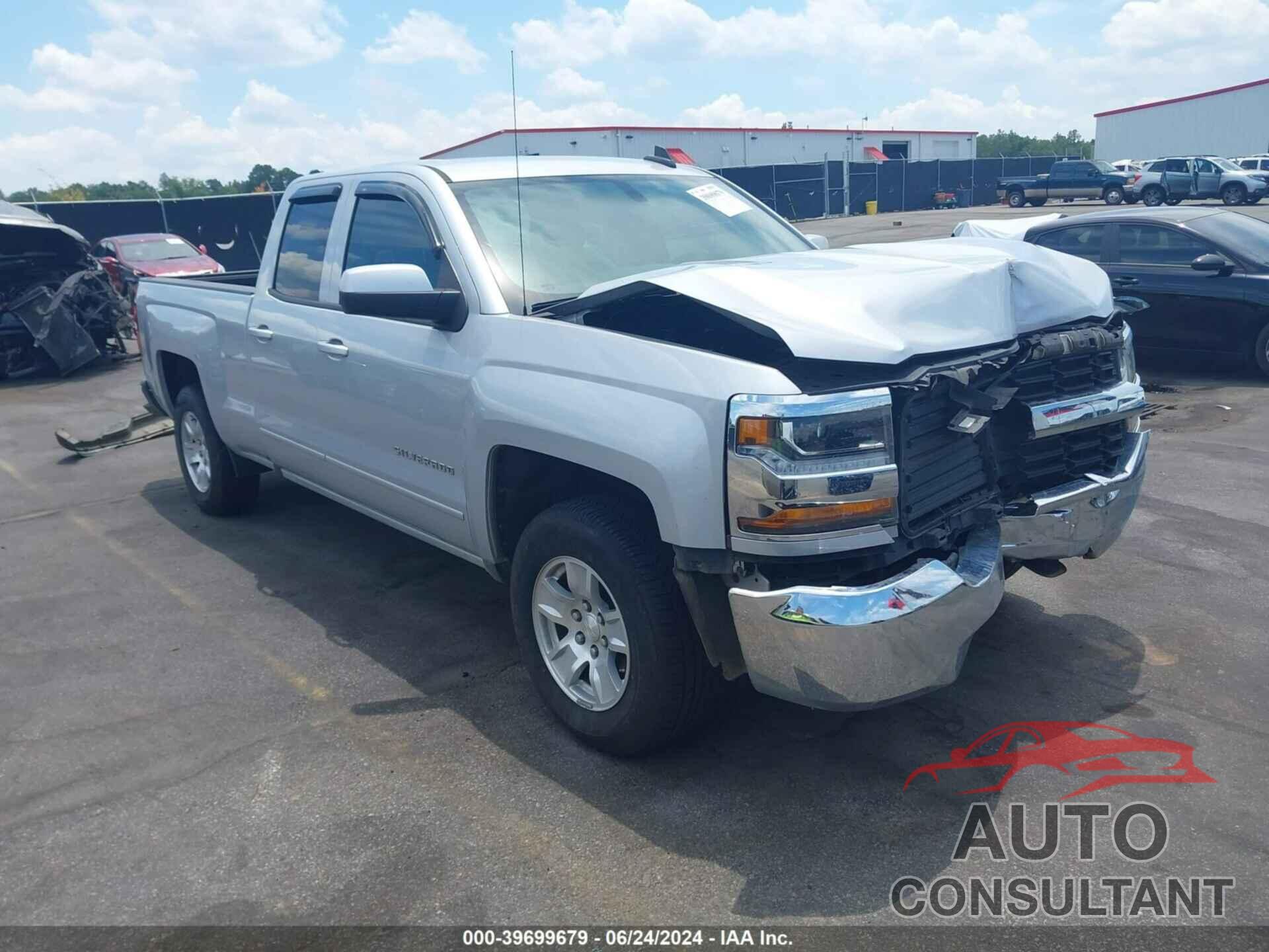 CHEVROLET SILVERADO 1500 2018 - 1GCRCREH0JZ165948