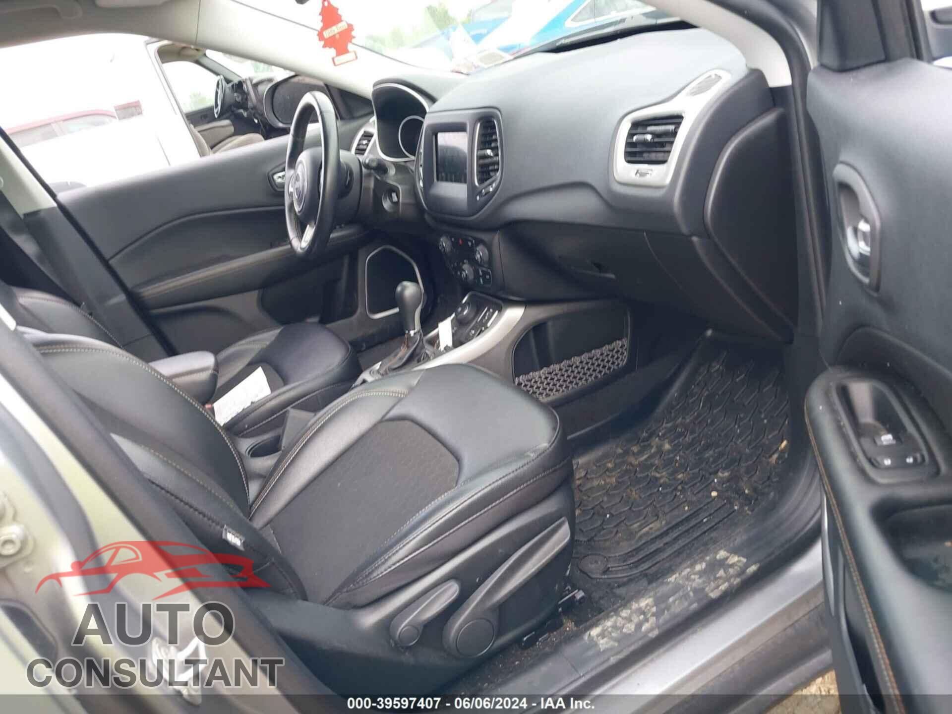 JEEP COMPASS 2020 - 3C4NJDBB2LT117465