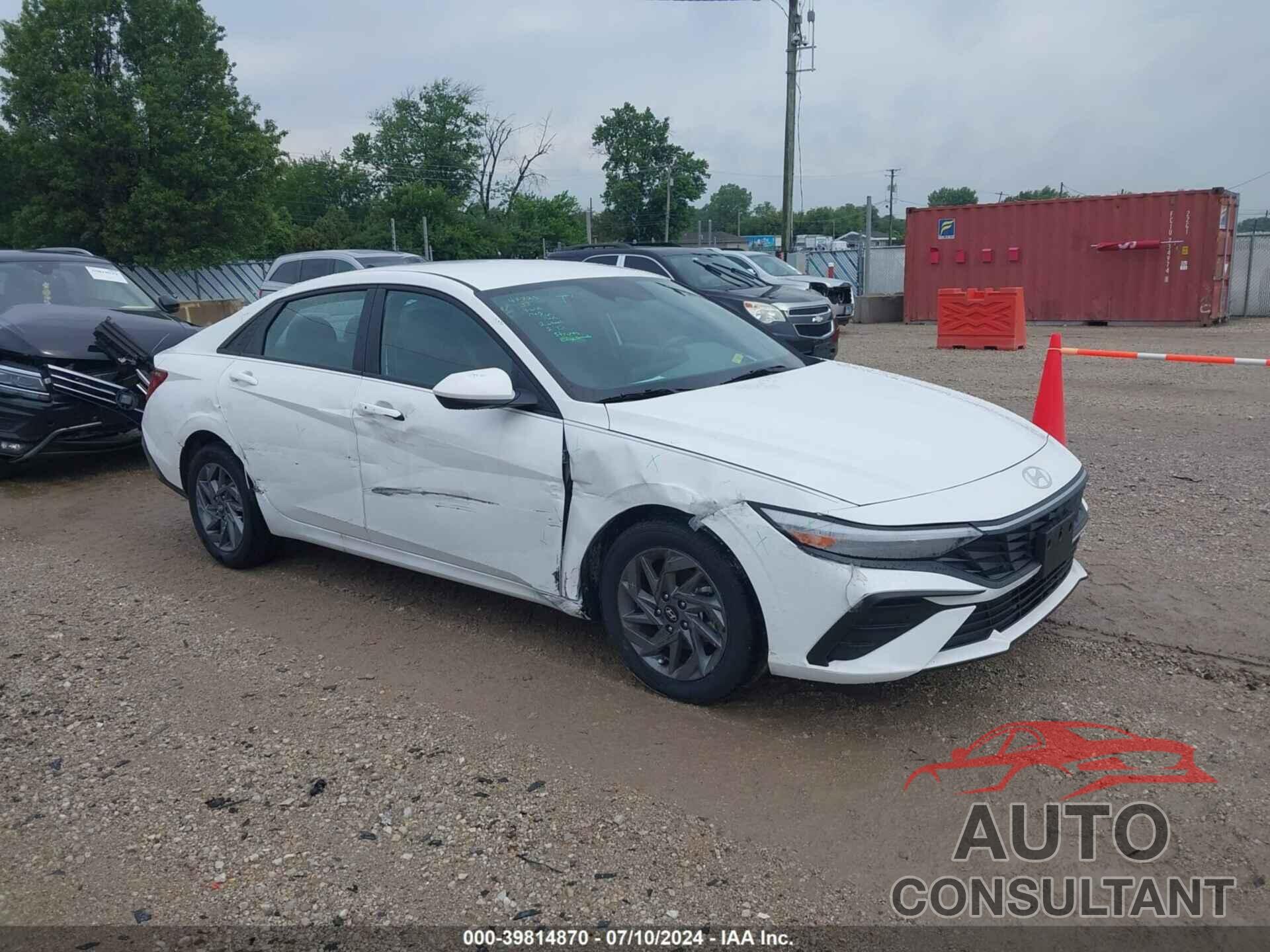 HYUNDAI ELANTRA 2024 - KMHLM4DG4RU690109