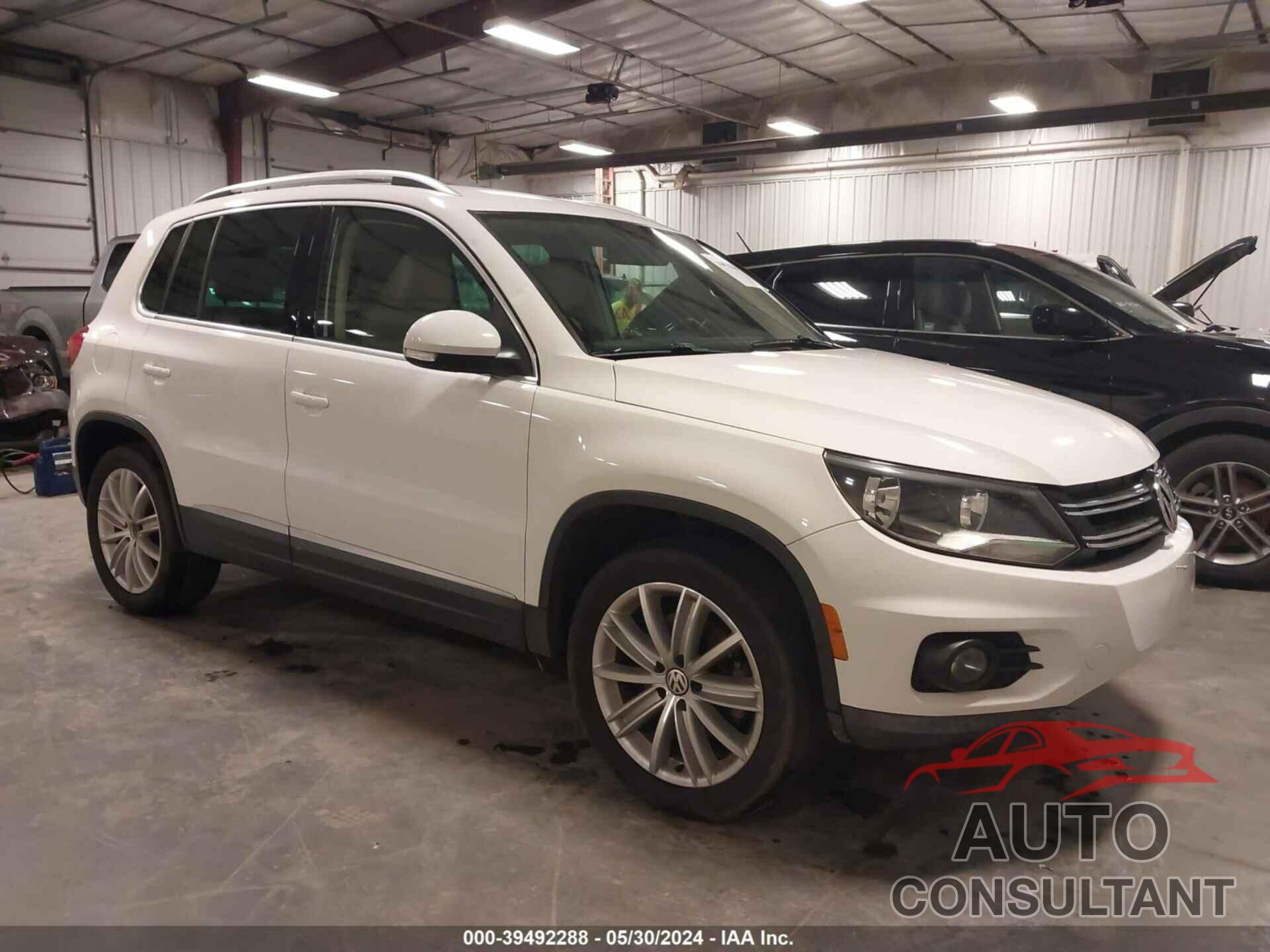 VOLKSWAGEN TIGUAN 2012 - WVGAV7AX1CW526497