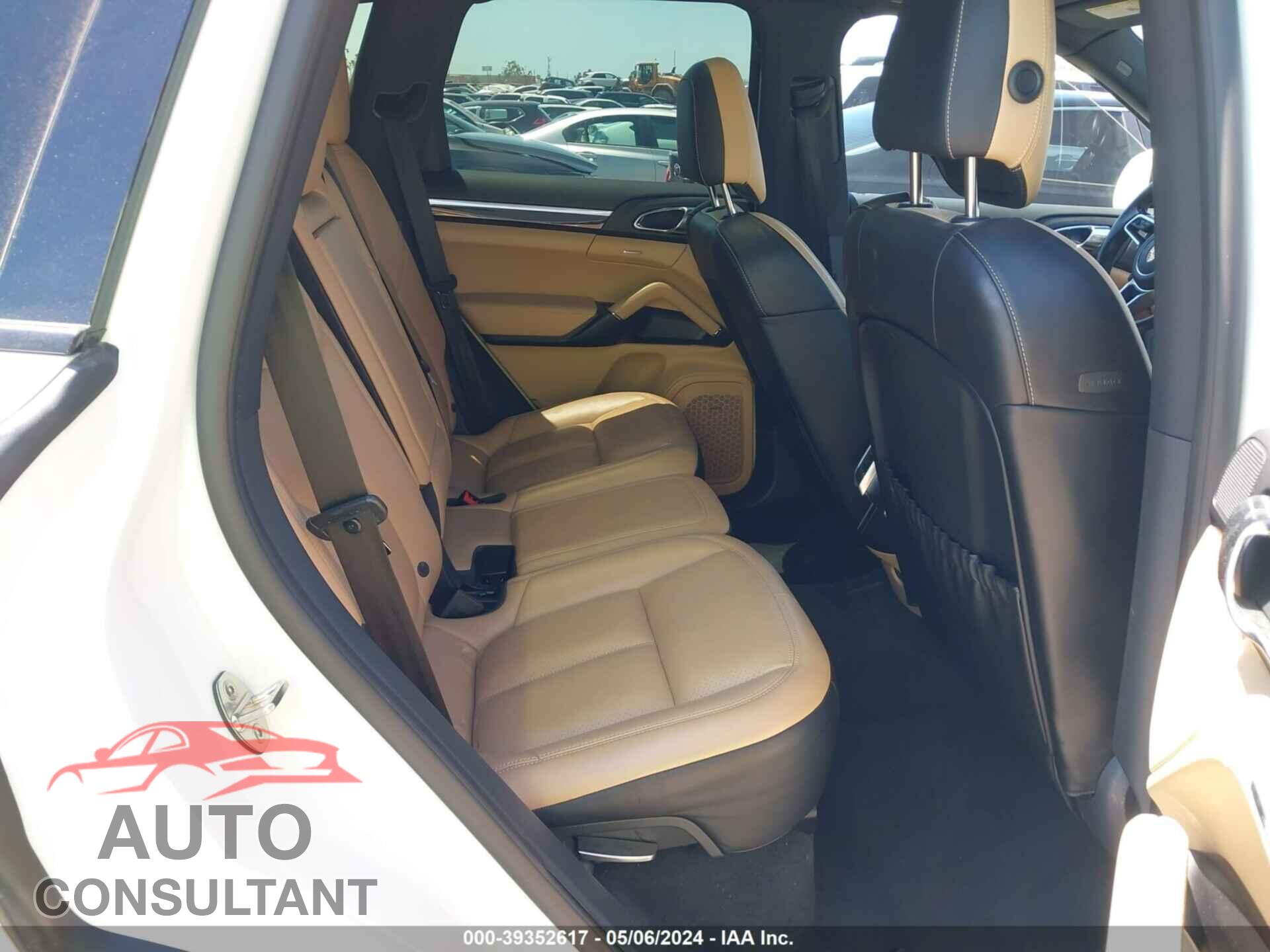 PORSCHE CAYENNE 2017 - WP1AA2A25HKA87924