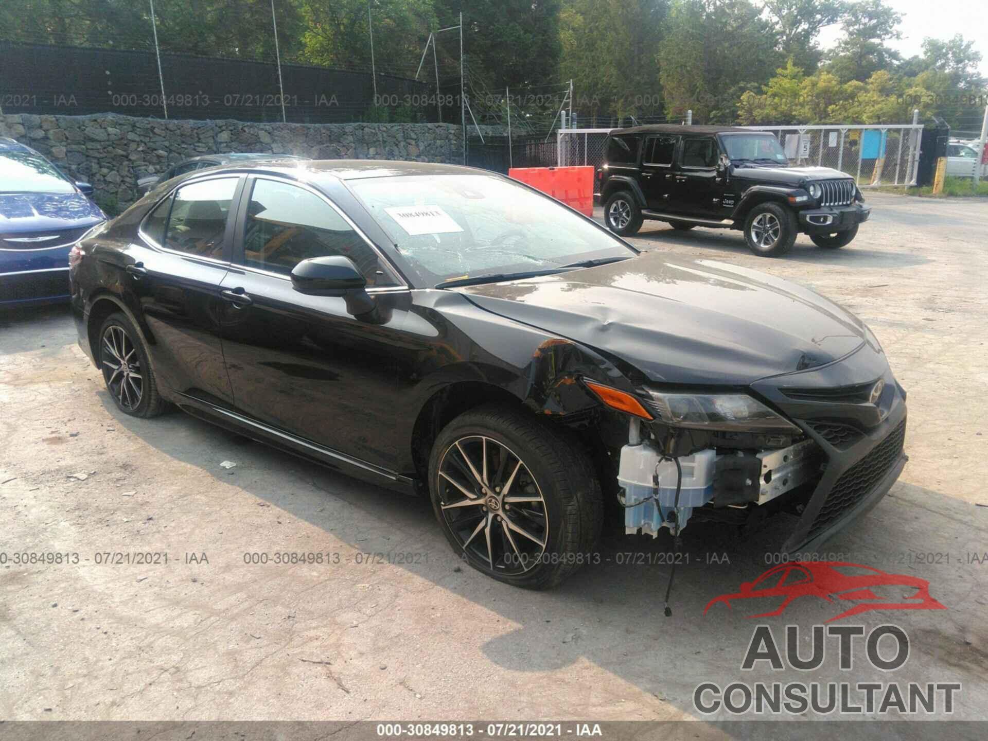 TOYOTA CAMRY 2021 - 4T1G11AK8MU518983