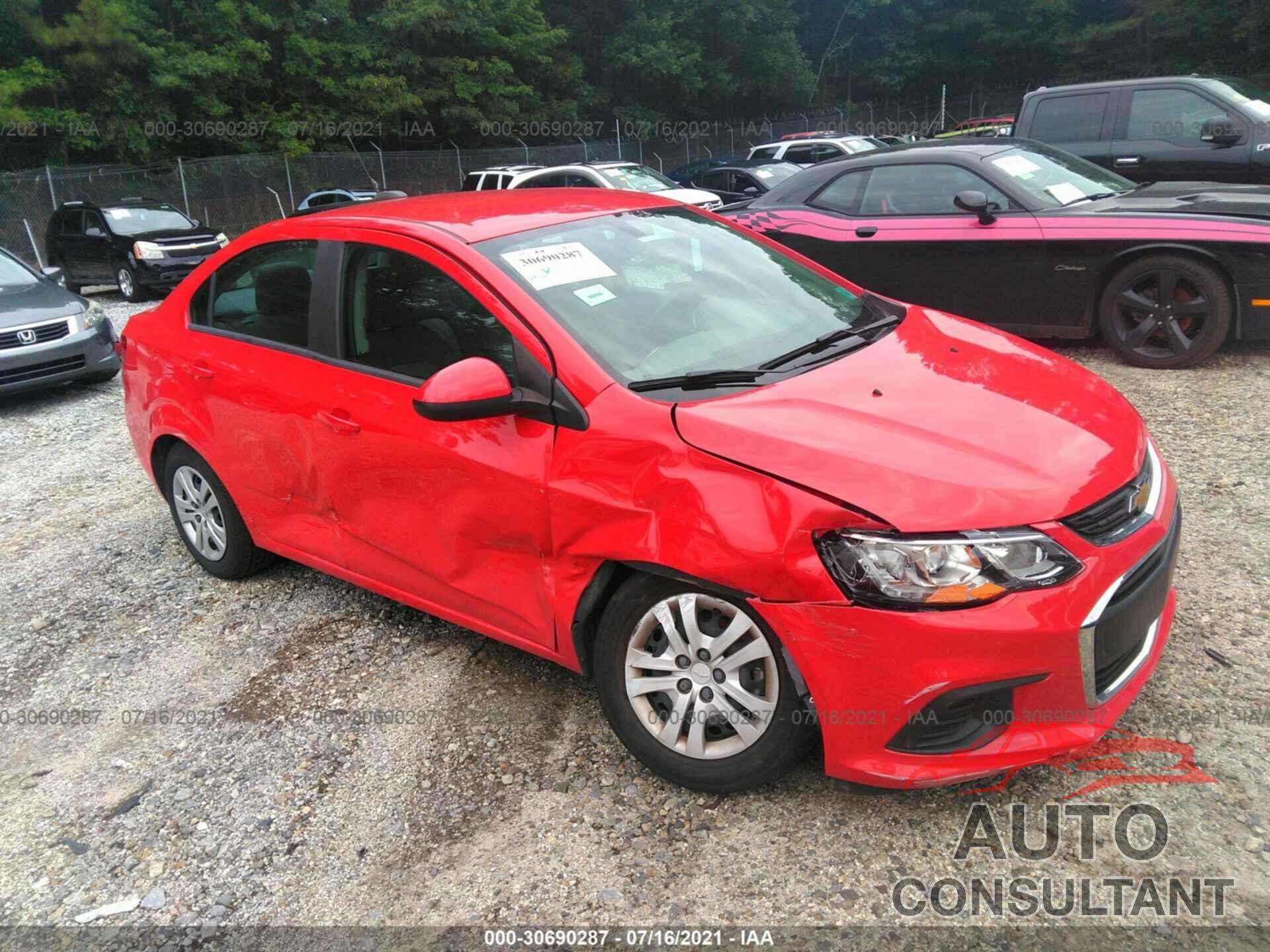 CHEVROLET SONIC 2017 - 1G1JB5SH8H4151177