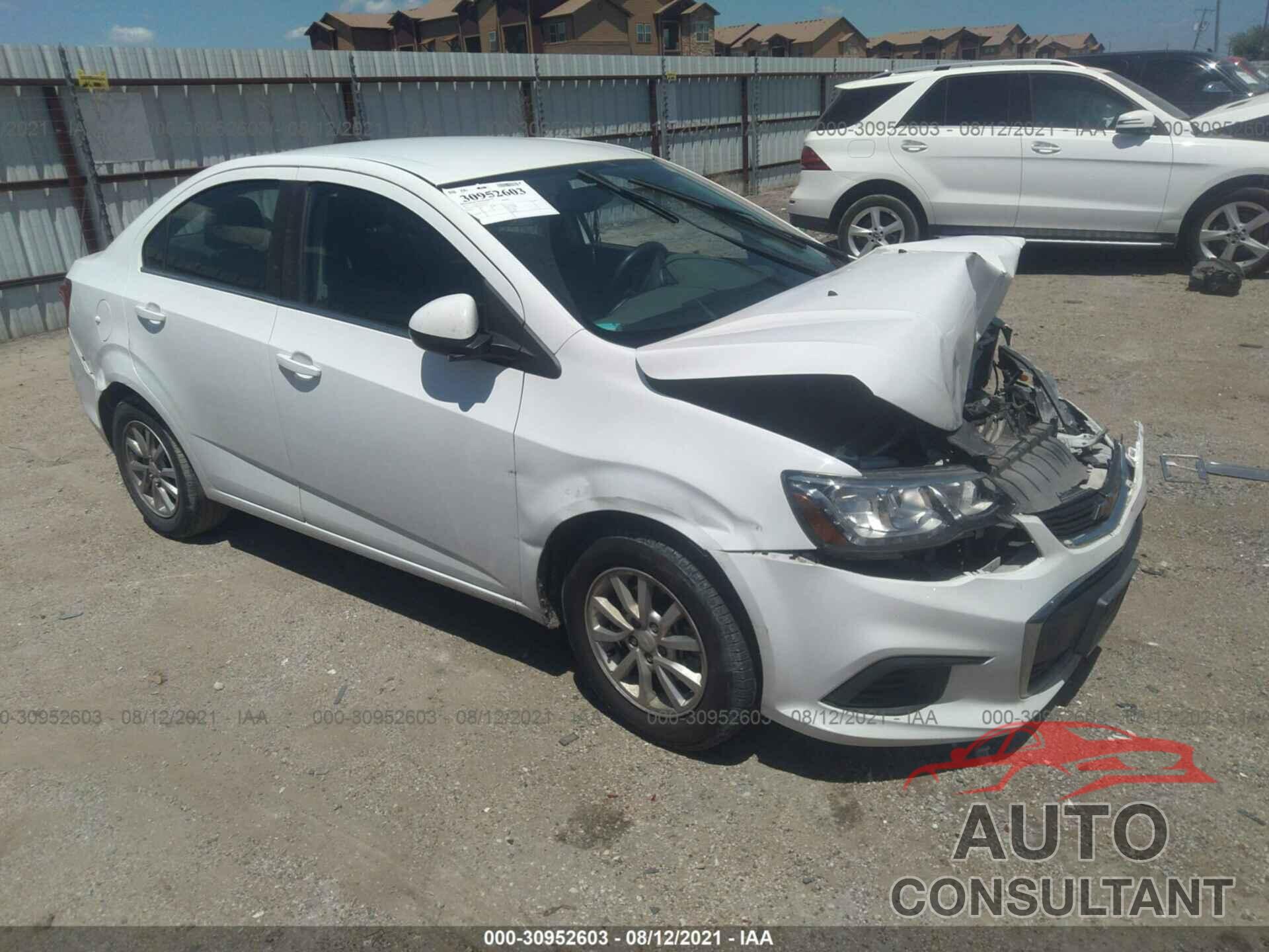 CHEVROLET SONIC 2017 - 1G1JD5SH6H4118575