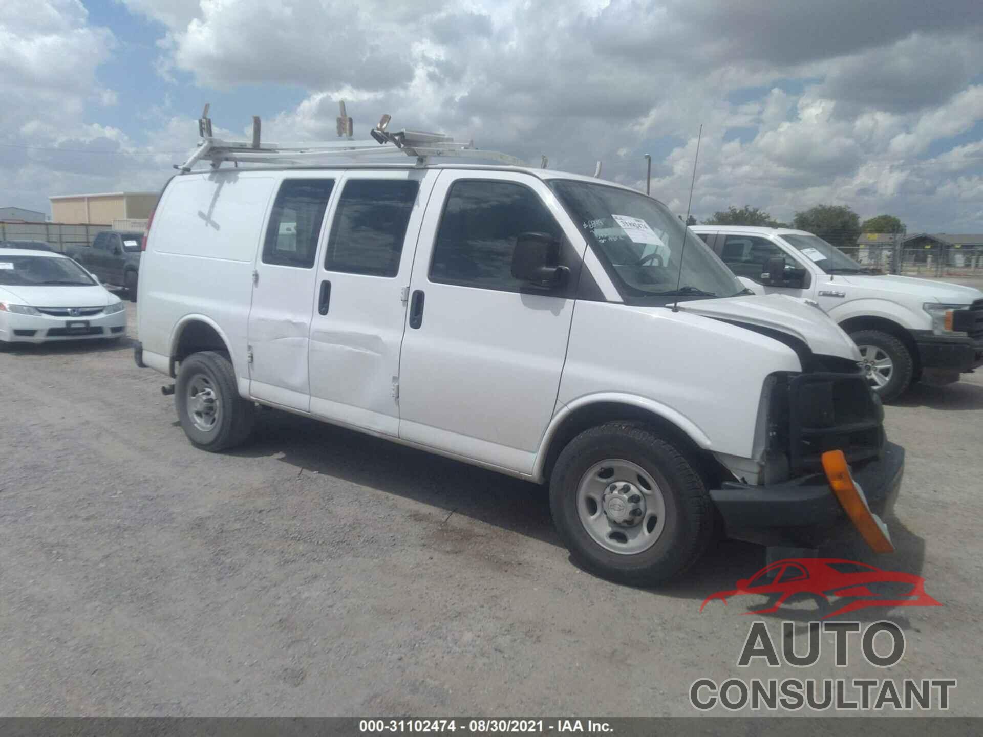 CHEVROLET EXPRESS CARGO VAN 2017 - 1GCWGAFF6H1117367