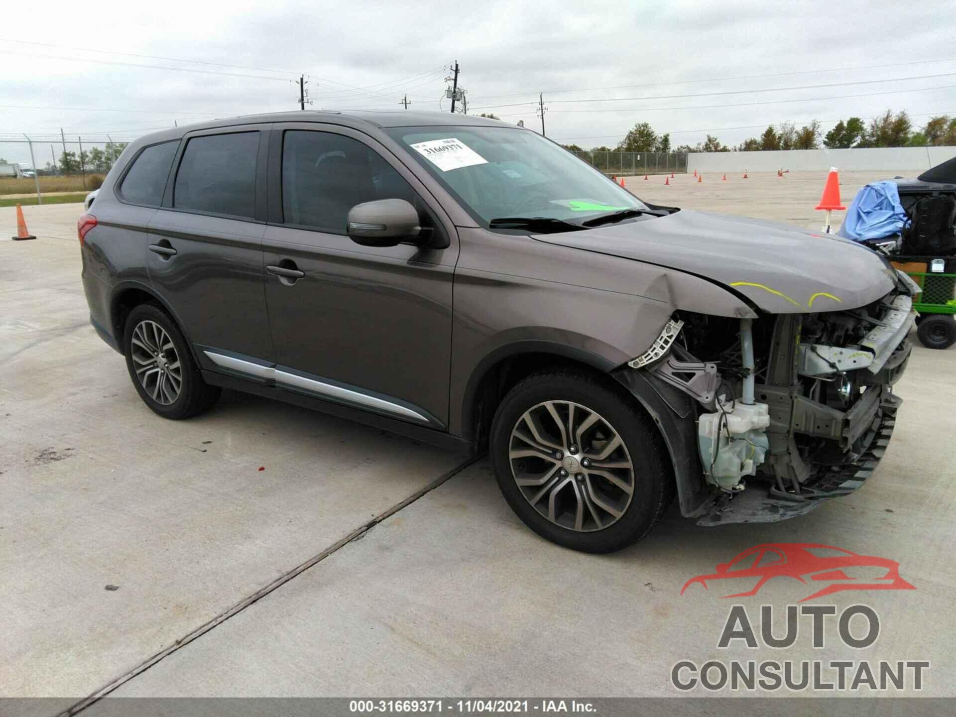 MITSUBISHI OUTLANDER 2018 - JA4AD3A30JZ009338