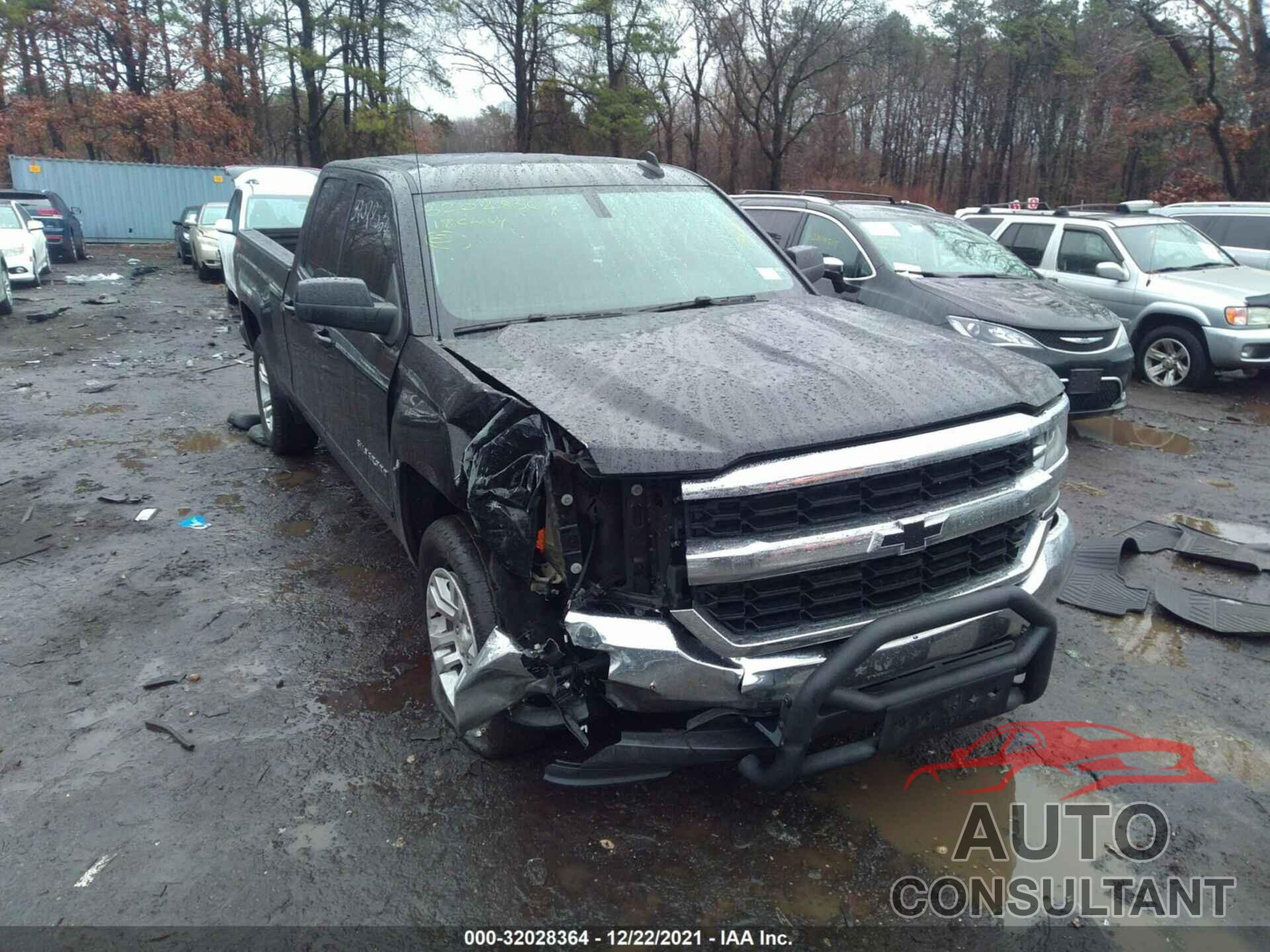 CHEVROLET SILVERADO 1500 2018 - 1GCVKREH8JZ277043
