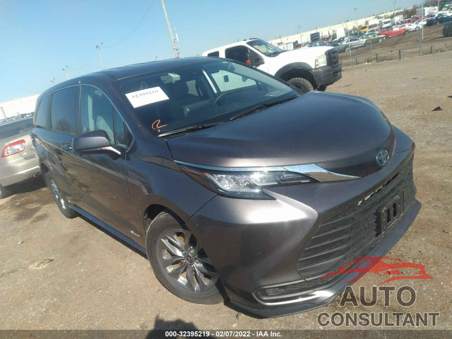 TOYOTA SIENNA 2021 - 5TDKRKEC9MS045423