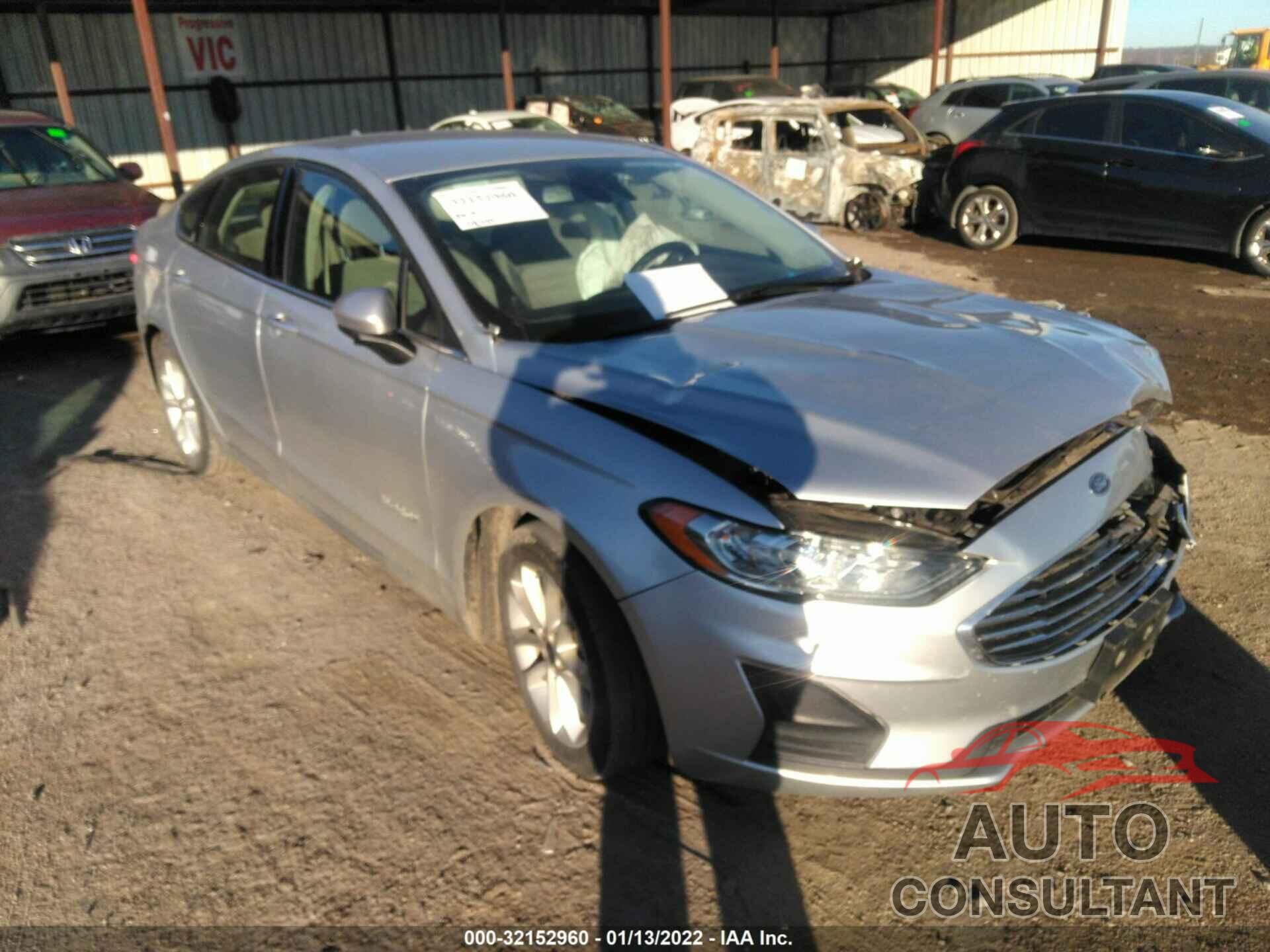 FORD FUSION HYBRID 2019 - 3FA6P0LU2KR188386