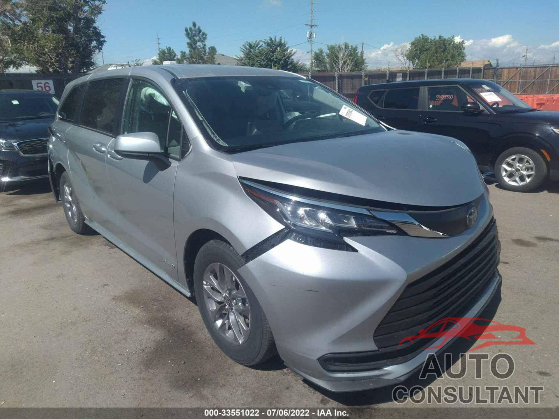 TOYOTA SIENNA 2021 - 5TDKRKEC6MS047422