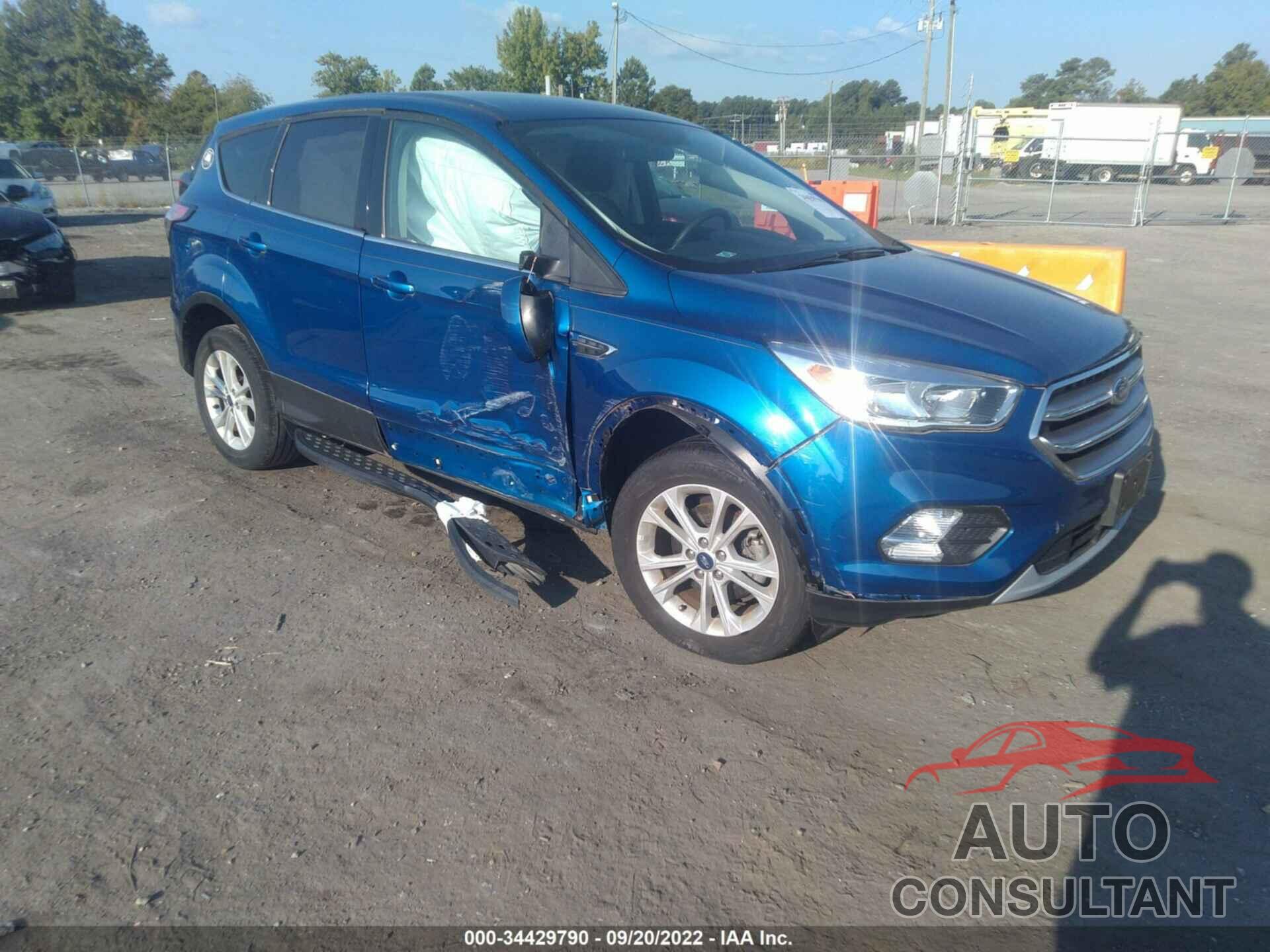 FORD ESCAPE 2017 - 1FMCU0GDXHUE12159