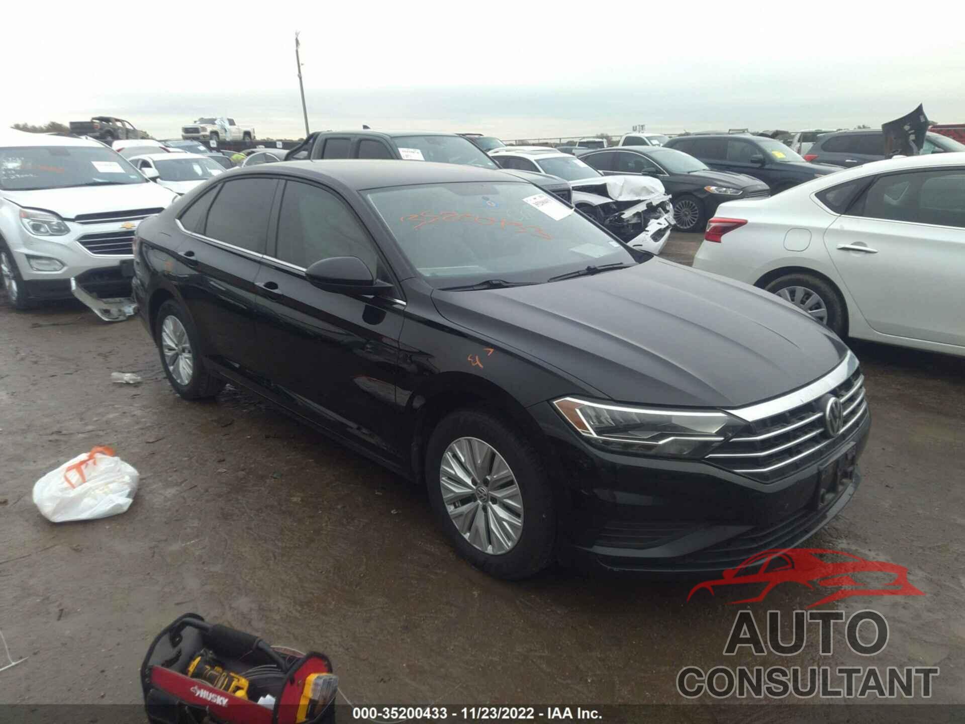 VOLKSWAGEN JETTA 2019 - 3VWC57BU8KM145730