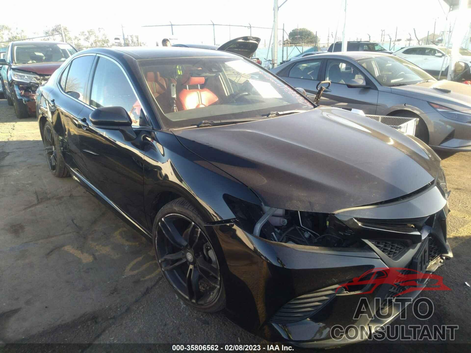 TOYOTA CAMRY 2018 - JTNB11HK1J3039483
