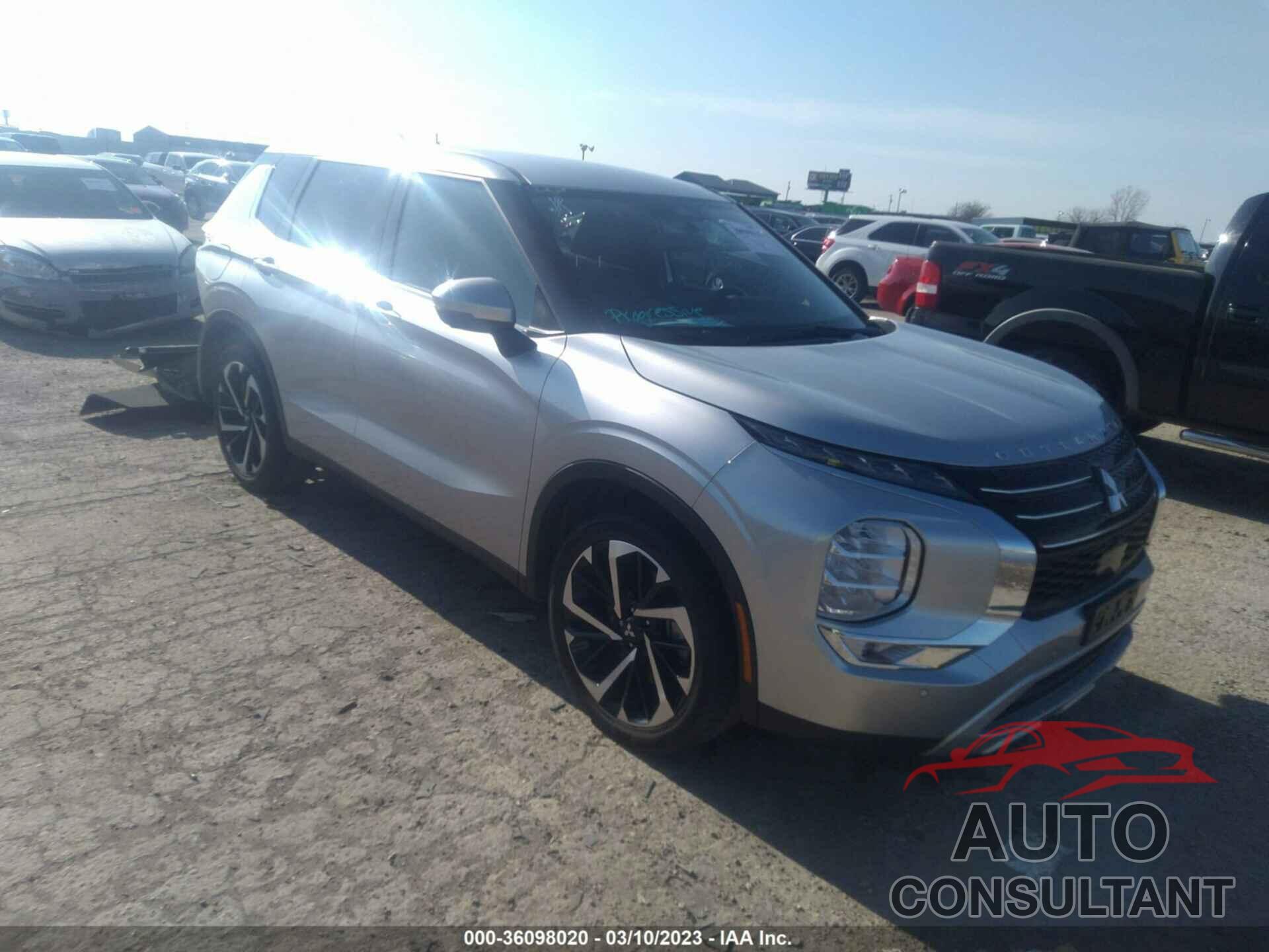 MITSUBISHI OUTLANDER 2022 - JA4J3UA84NZ022832