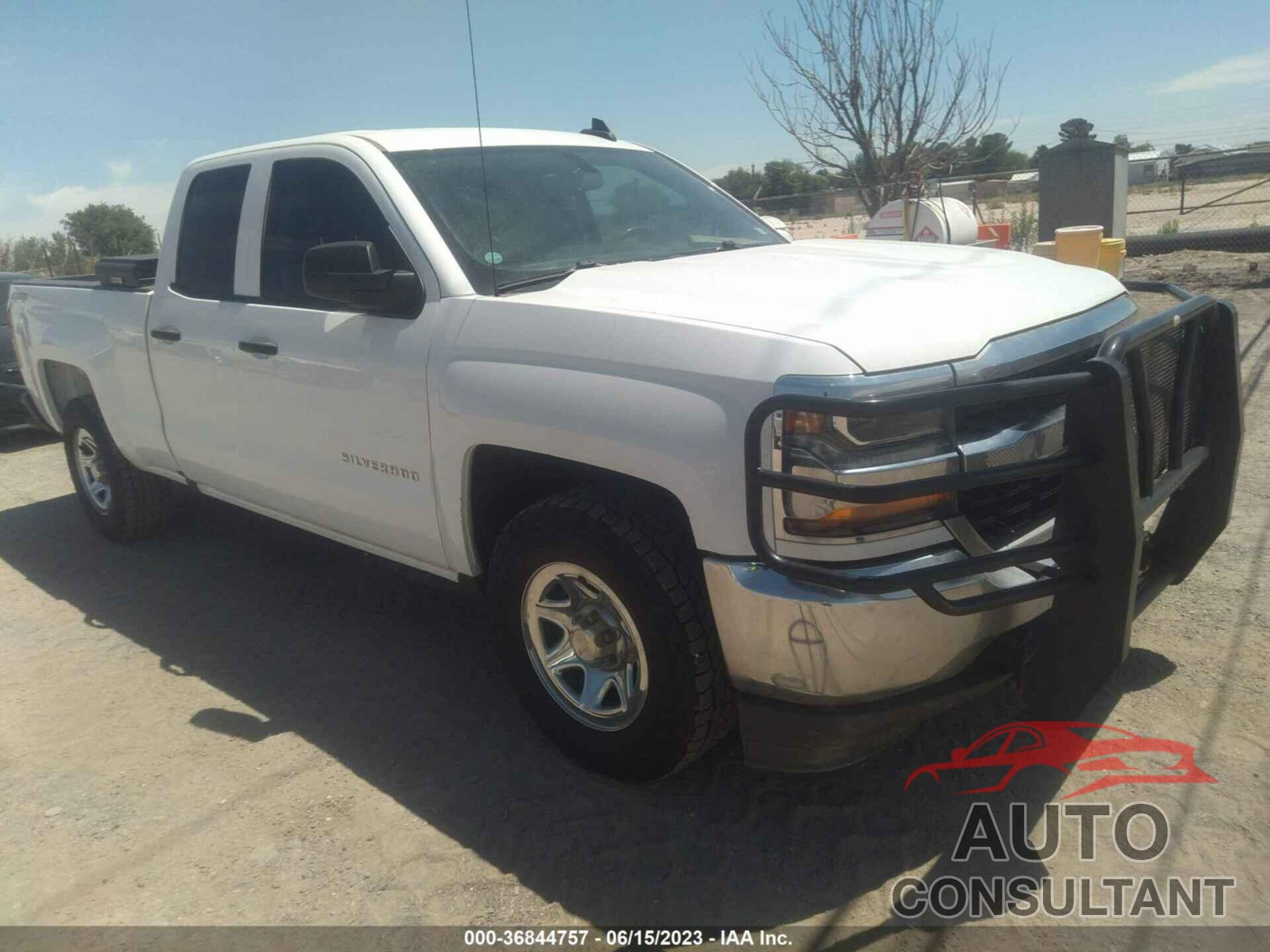 CHEVROLET SILVERADO 1500 2018 - 1GCVKNEC6JZ368406