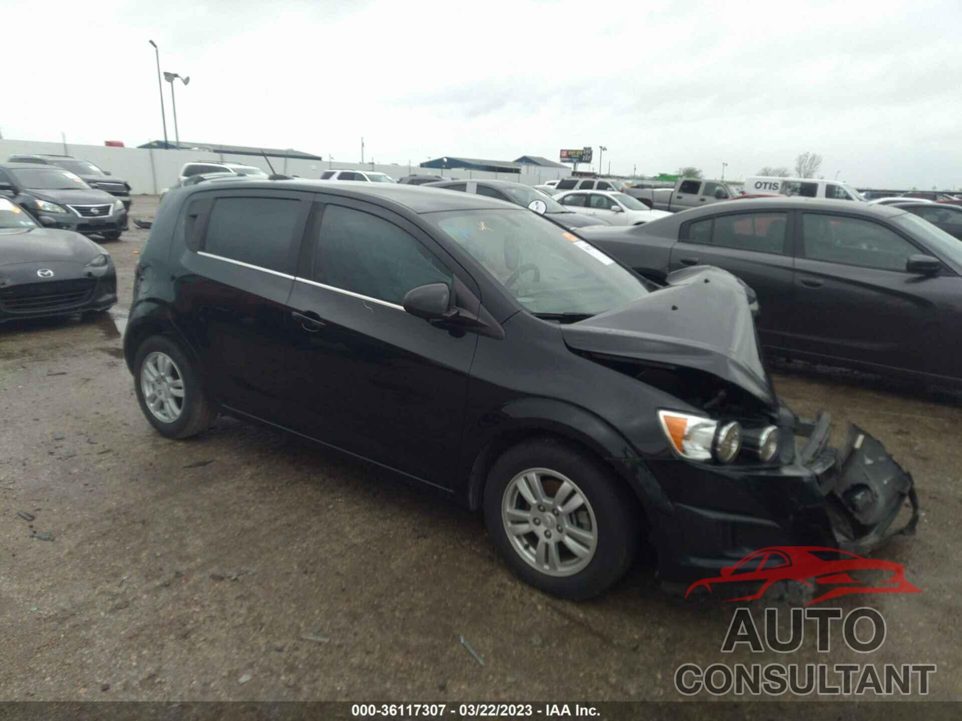 CHEVROLET SONIC 2015 - 1G1JC6SH7F4132653