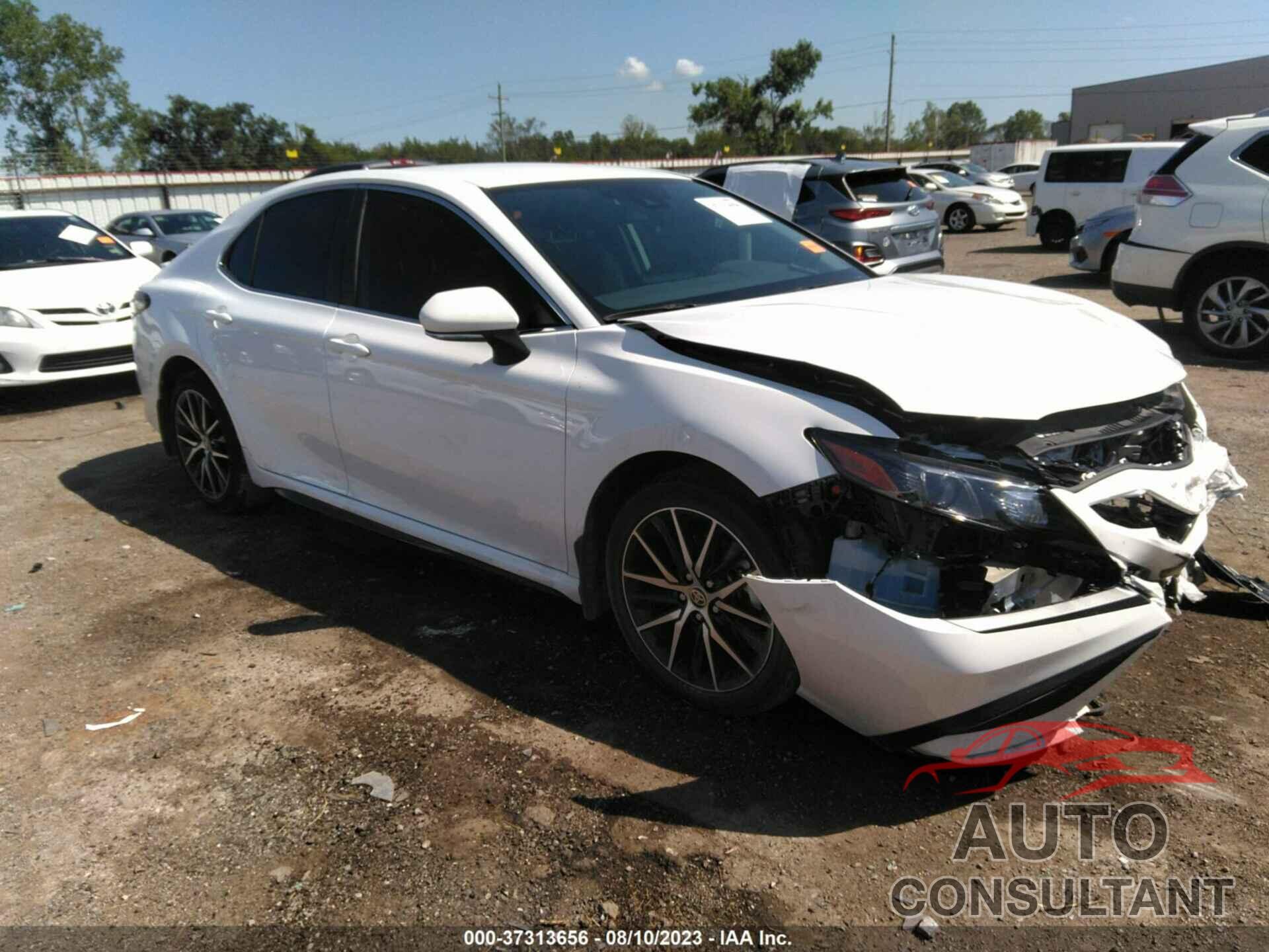 TOYOTA CAMRY 2022 - 4T1G11AK3NU678769