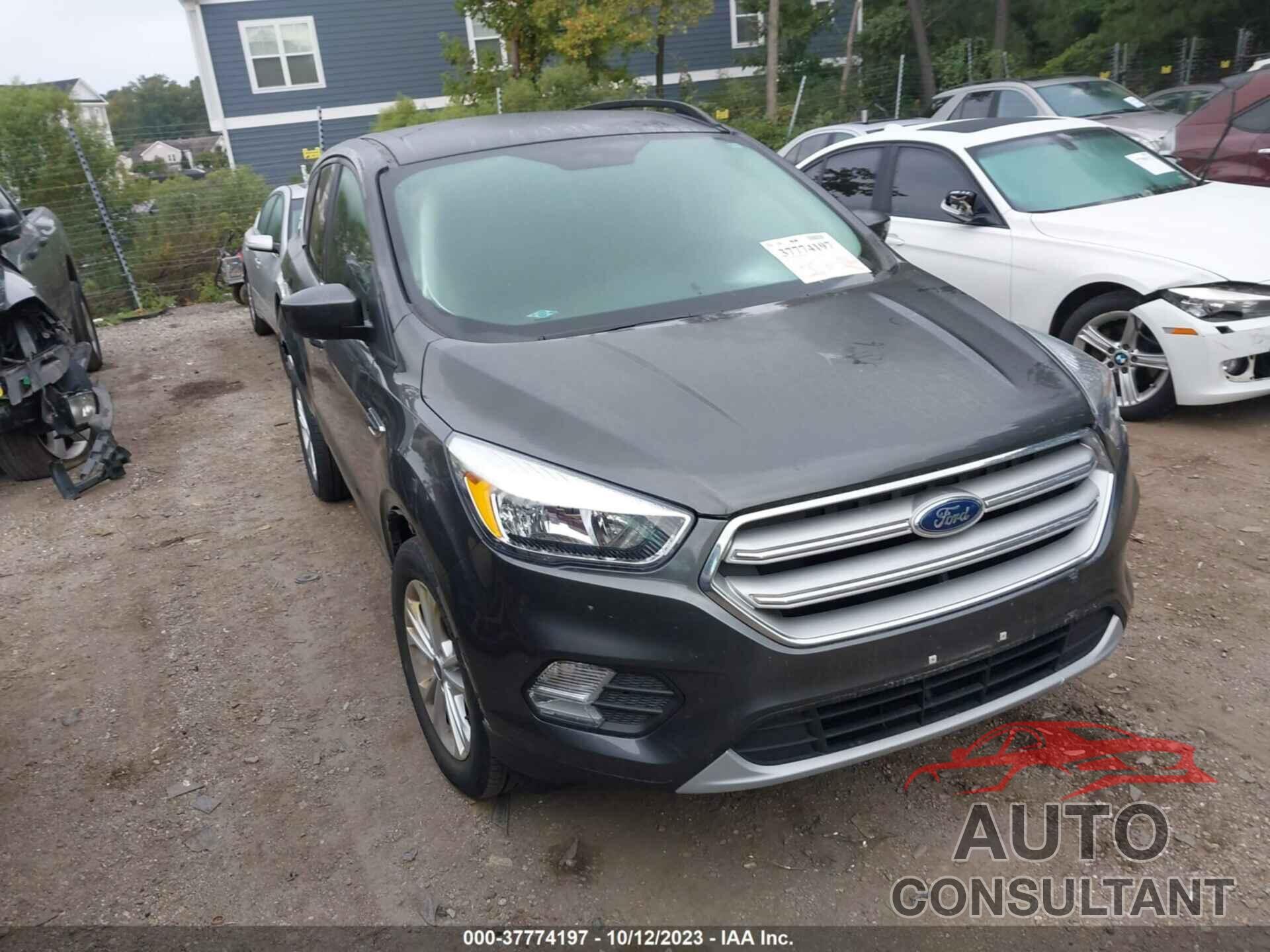 FORD ESCAPE 2018 - 1FMCU9GD0JUC47197