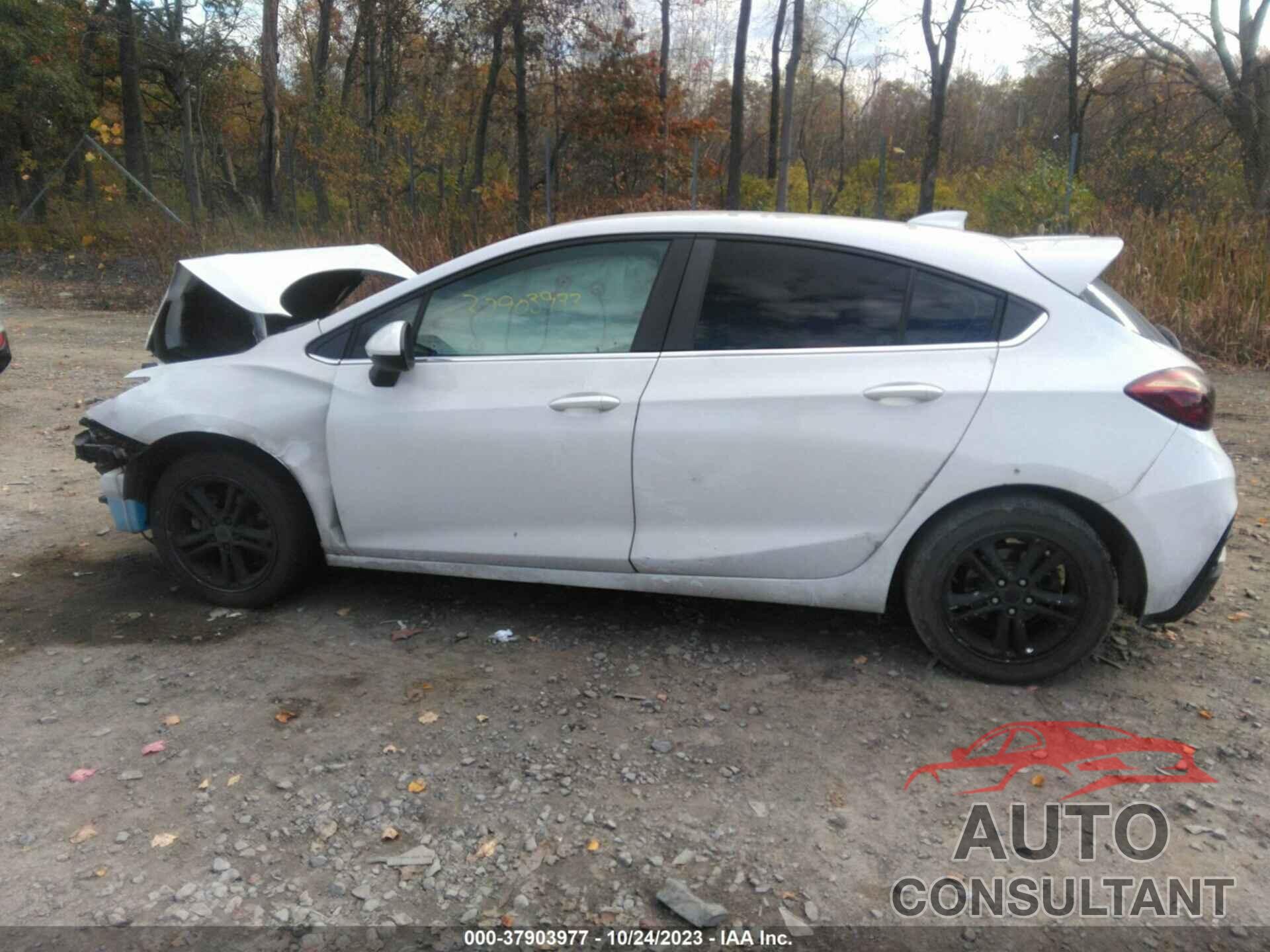 CHEVROLET CRUZE 2018 - 3G1BE6SM2JS530972