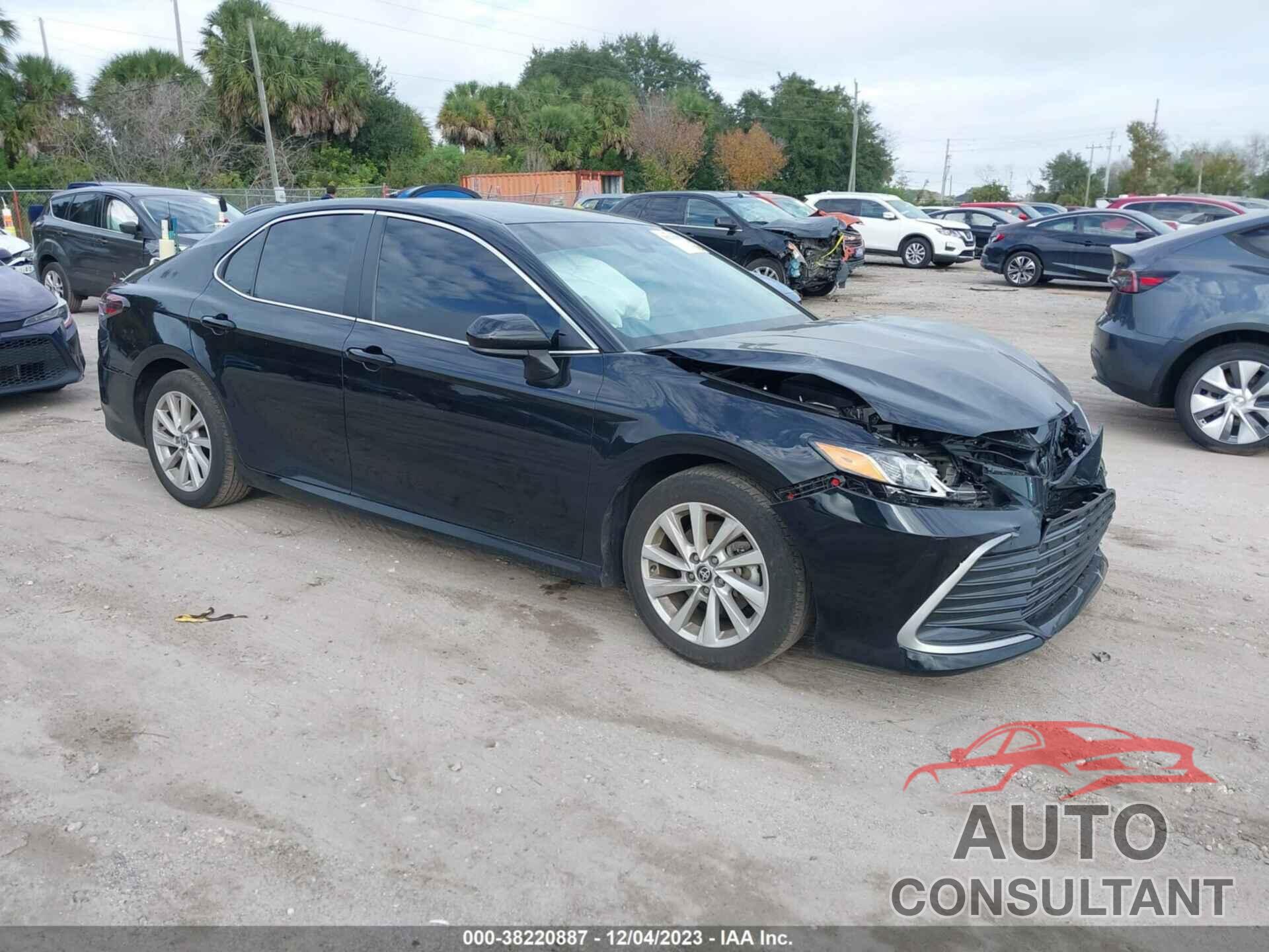 TOYOTA CAMRY 2022 - 4T1C11AK2NU013604