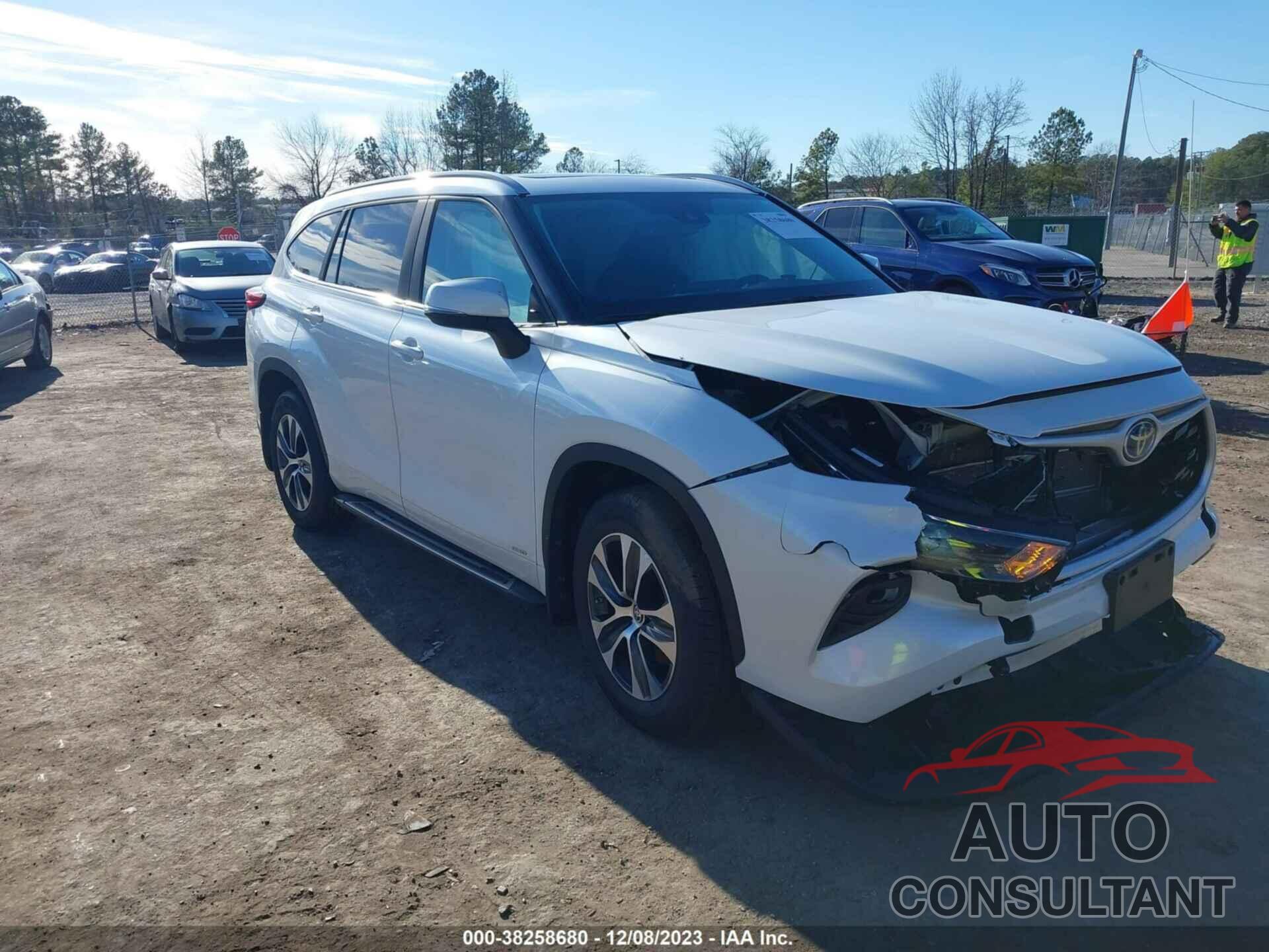 TOYOTA HIGHLANDER 2023 - 5TDKBRCH0PS563128