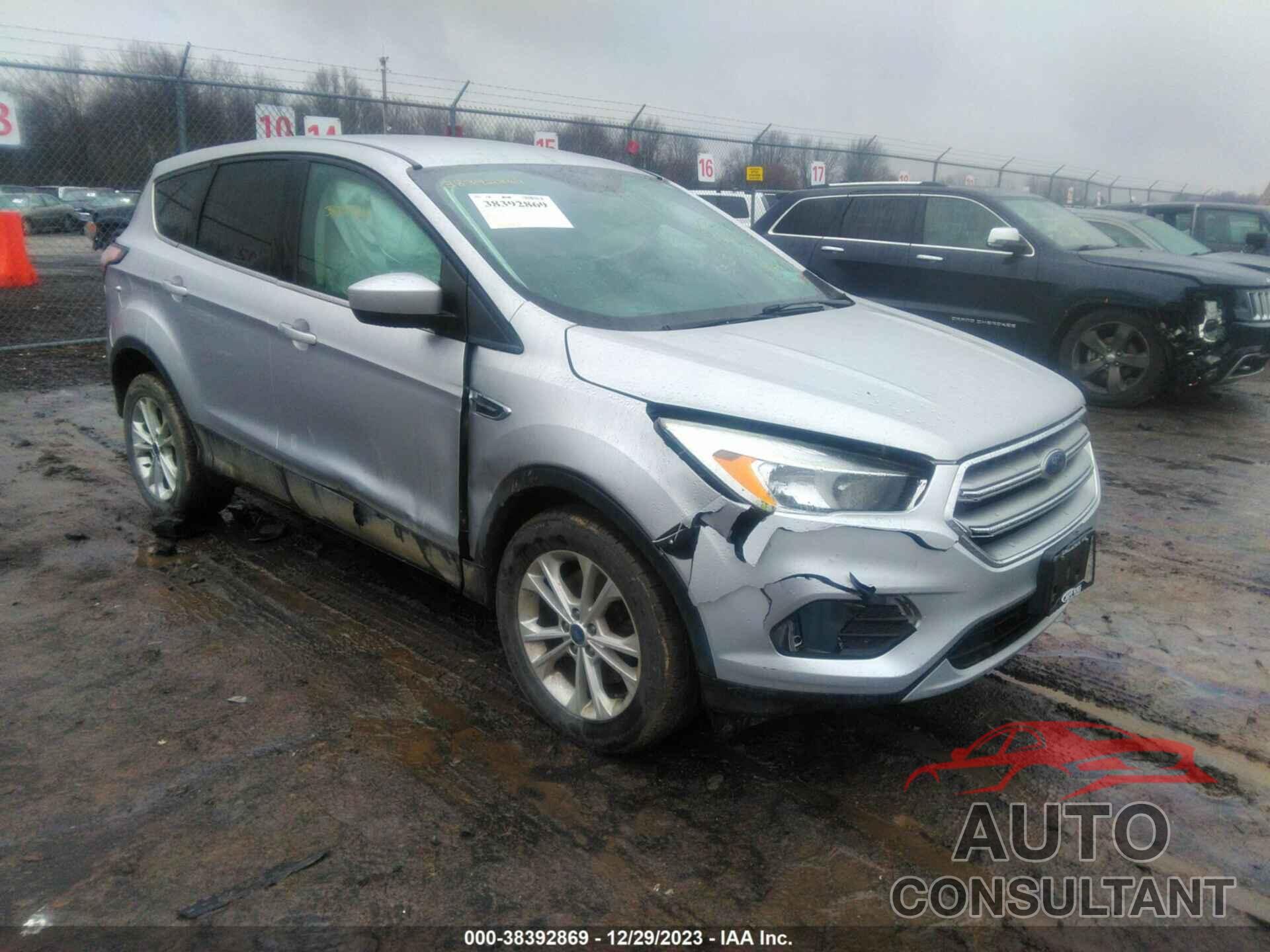 FORD ESCAPE 2017 - 1FMCU9GD6HUB19136