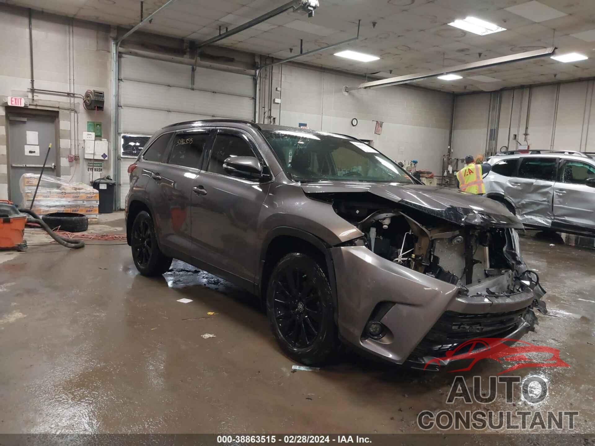 TOYOTA HIGHLANDER 2019 - 5TDJZRFH1KS625468