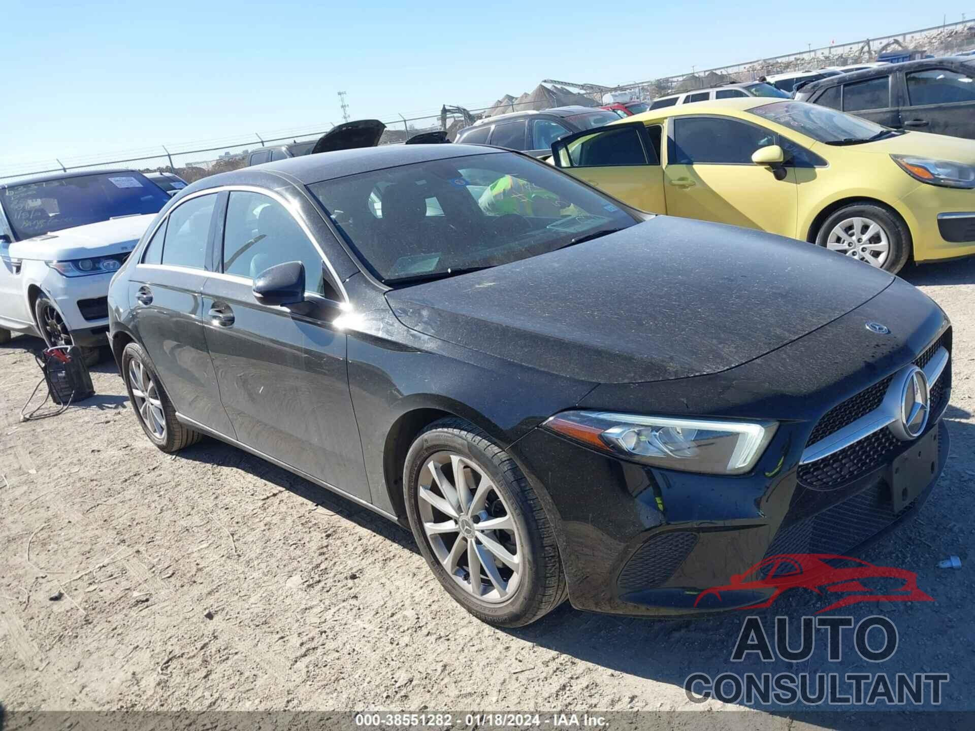 MERCEDES-BENZ A 2019 - WDD3G4EB5KW035990