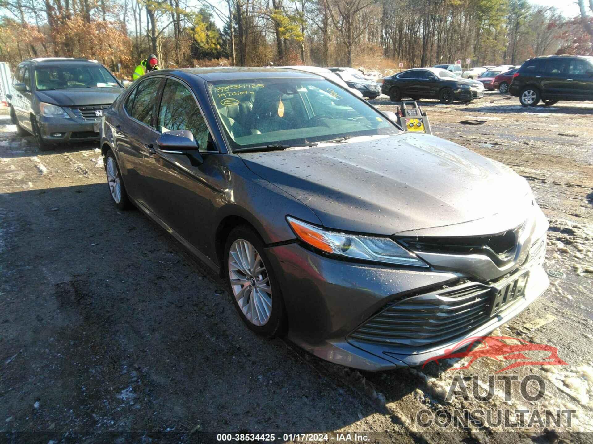 TOYOTA CAMRY 2019 - 4T1B11HK0KU163143