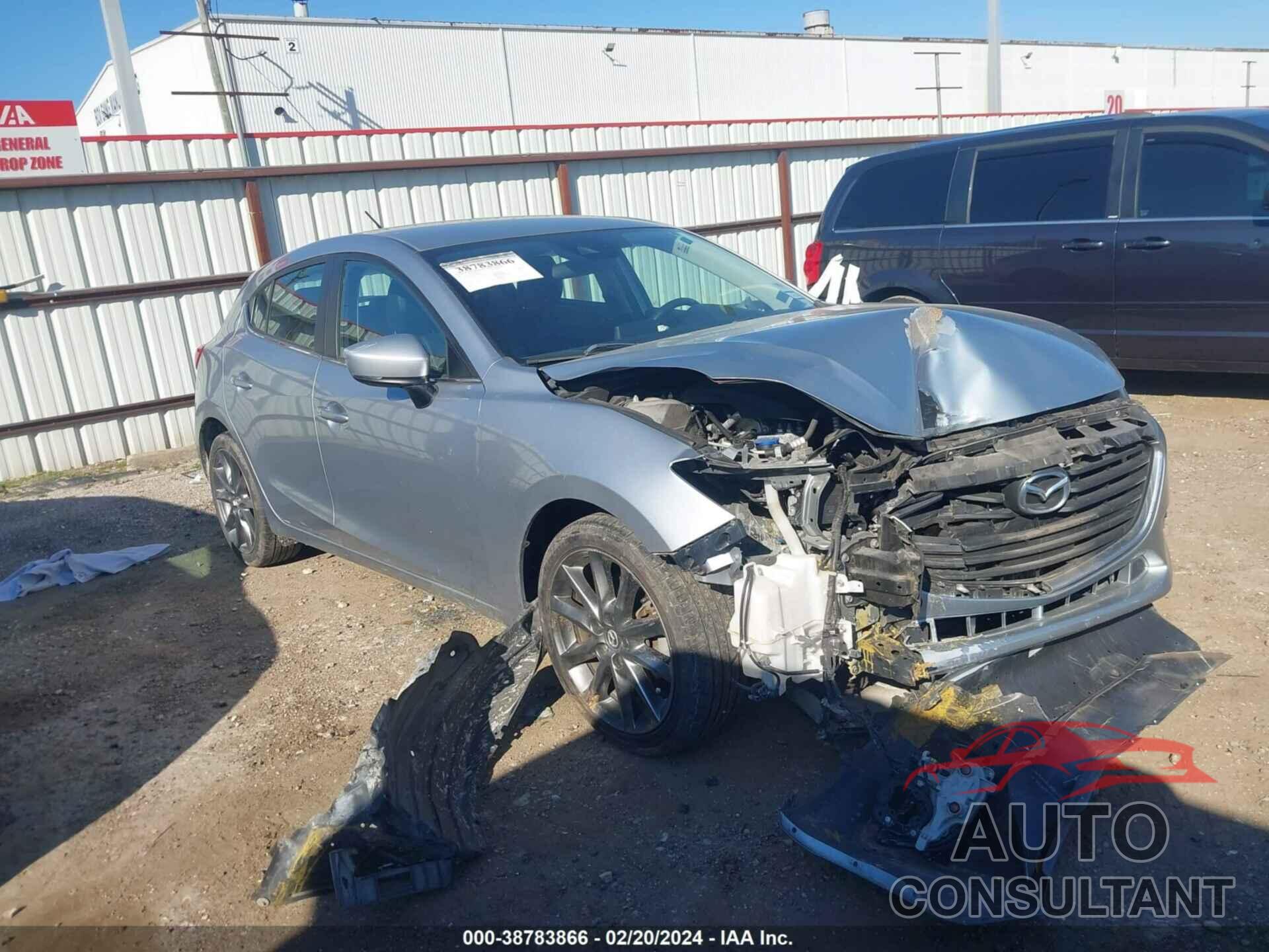 MAZDA MAZDA3 2018 - 3MZBN1L34JM178849