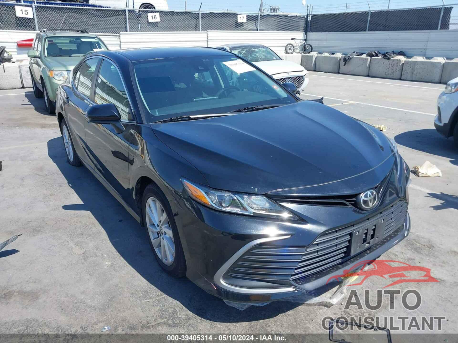 TOYOTA CAMRY 2021 - 4T1C11AK7MU575917