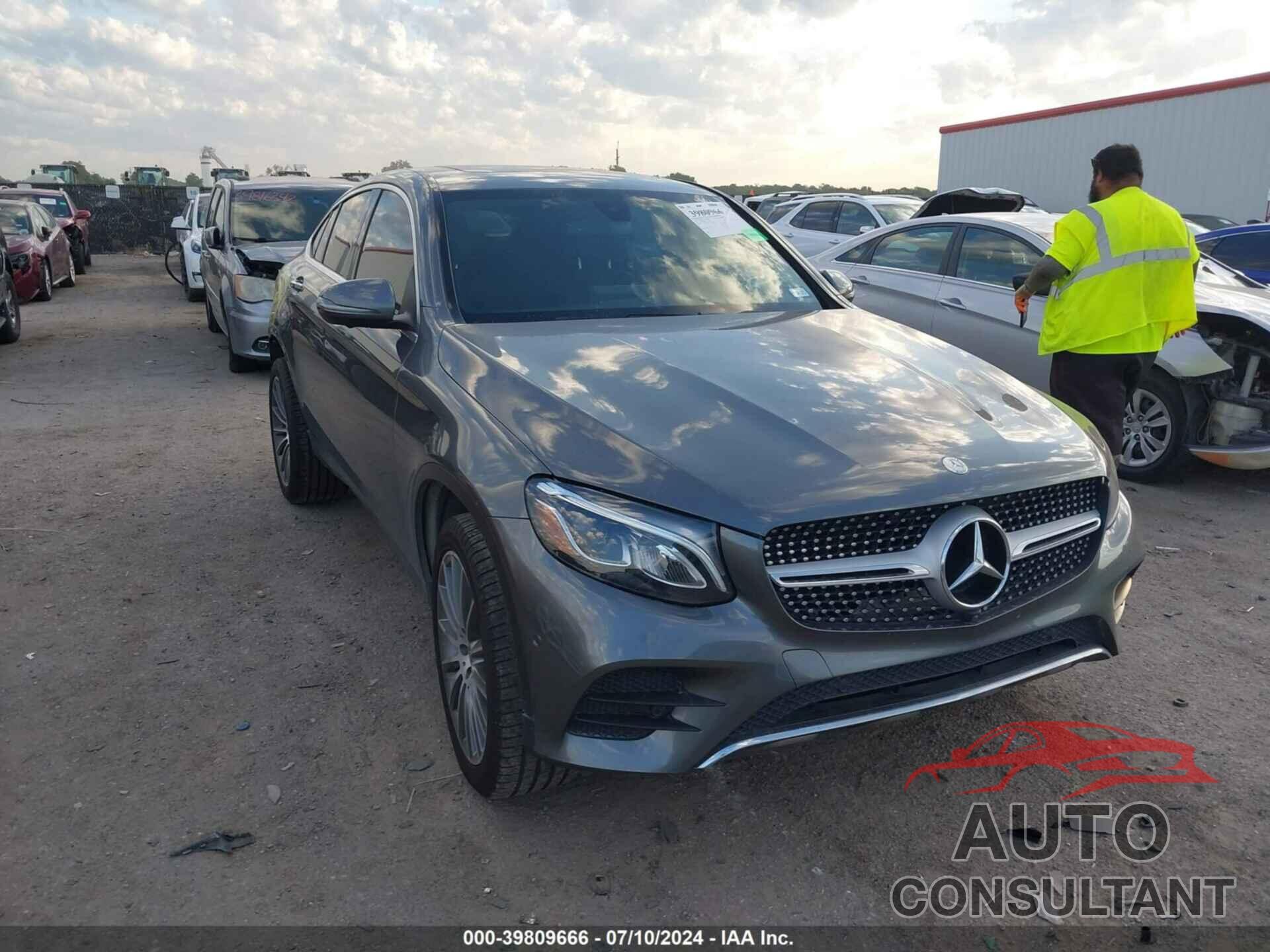 MERCEDES-BENZ GLC 300 COUPE 2017 - WDC0J4KBXHF252859