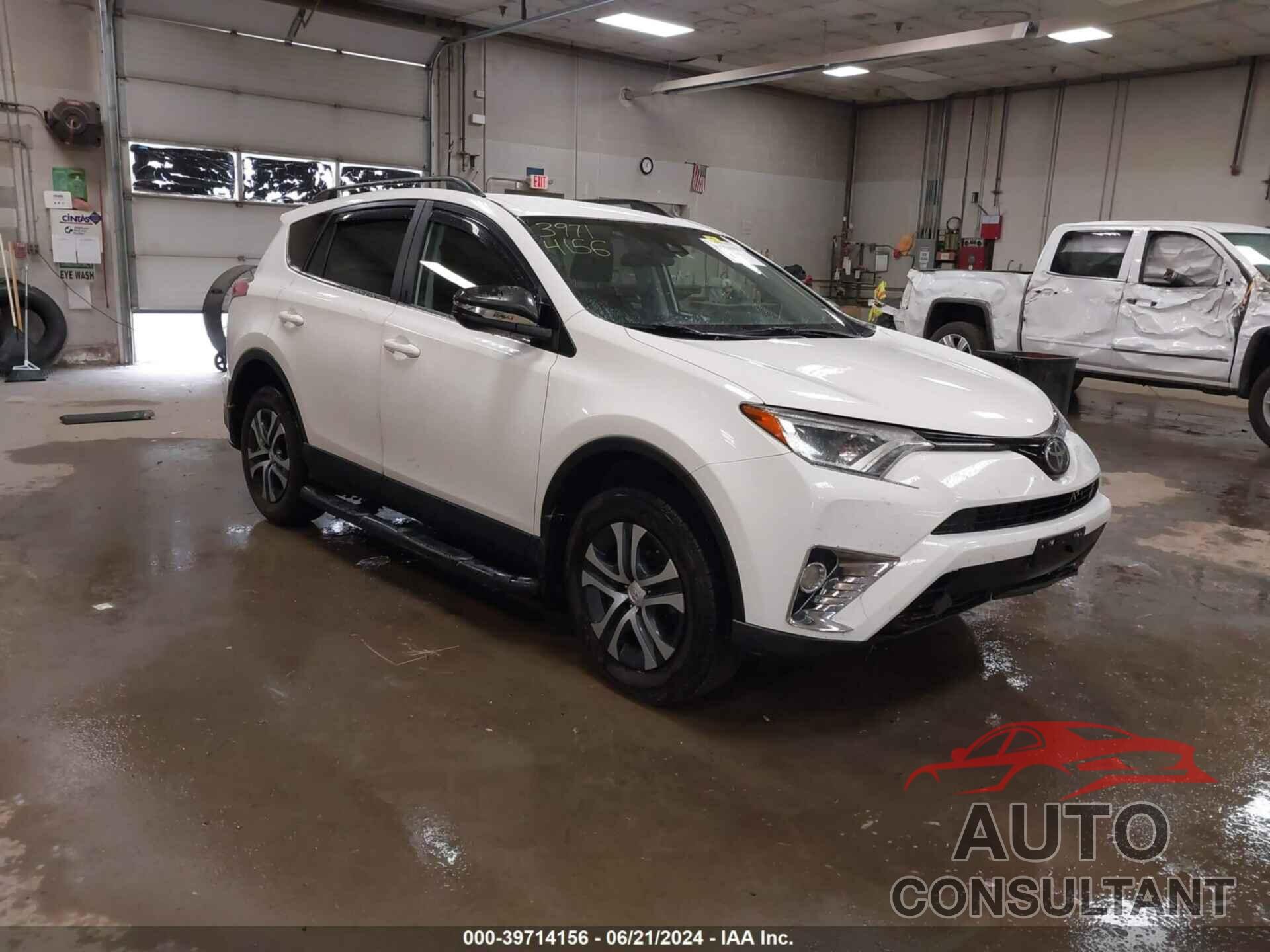 TOYOTA RAV4 2018 - JTMBFREV9JJ178694