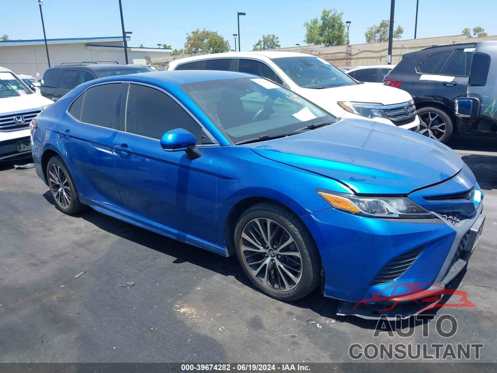 TOYOTA CAMRY 2018 - 4T1B11HK1JU101149