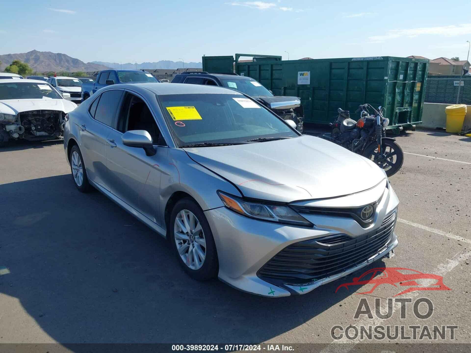 TOYOTA CAMRY 2018 - 4T1B11HK1JU565087