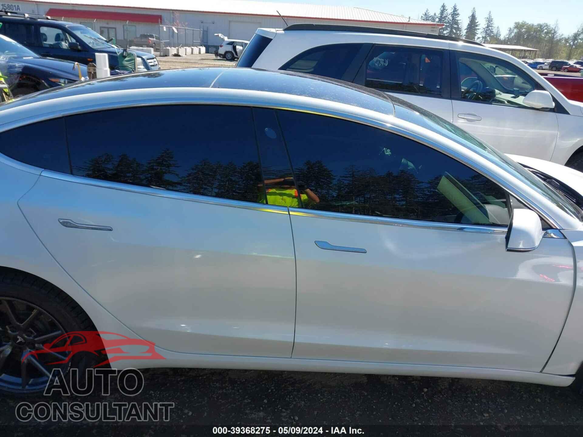 TESLA MODEL 3 2018 - 5YJ3E1EB8JF085400