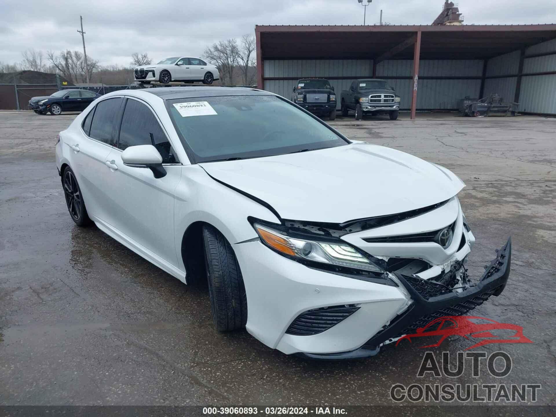 TOYOTA CAMRY 2018 - 4T1B61HK8JU103997