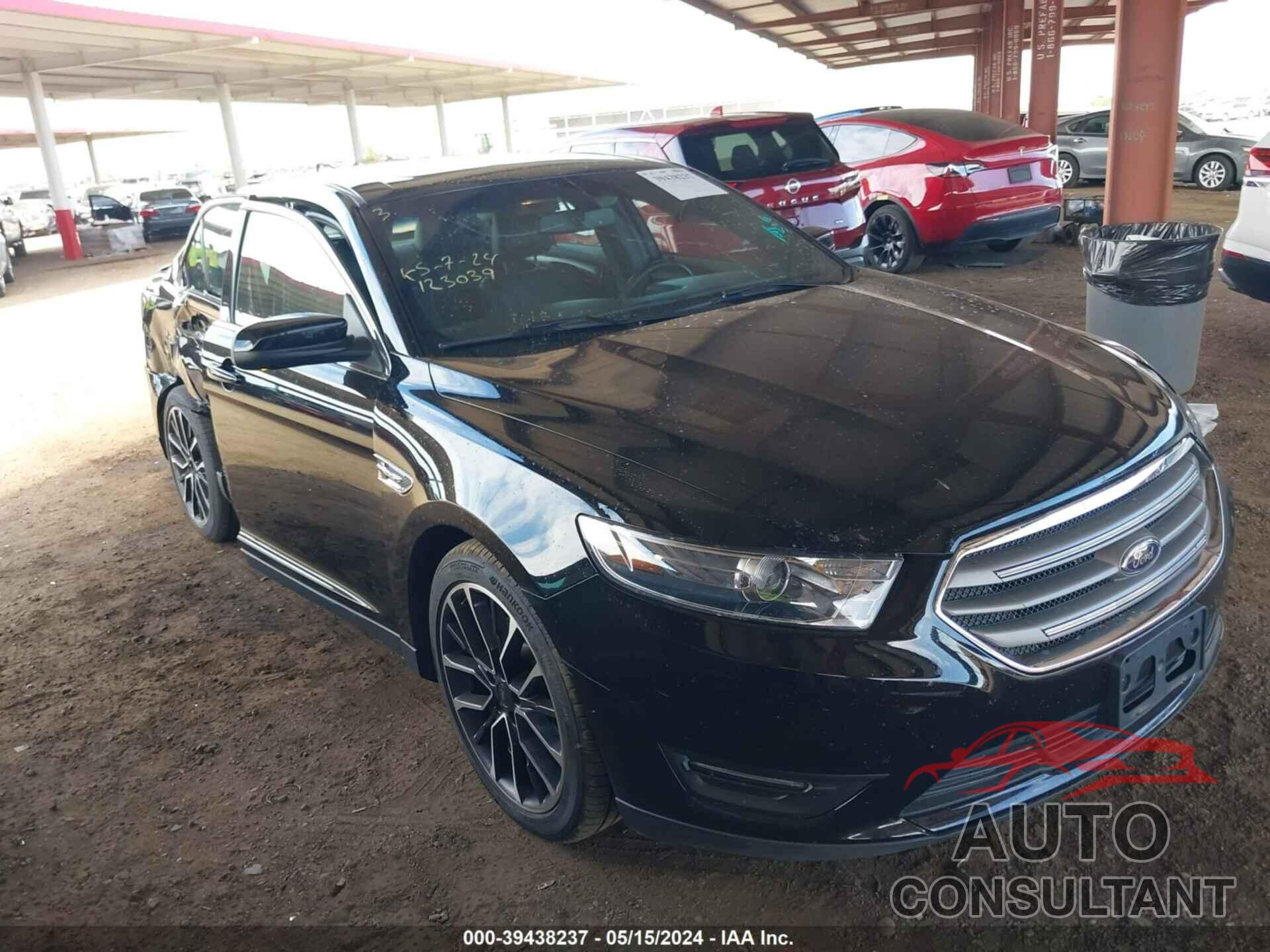 FORD TAURUS 2018 - 1FAHP2E85JG123039