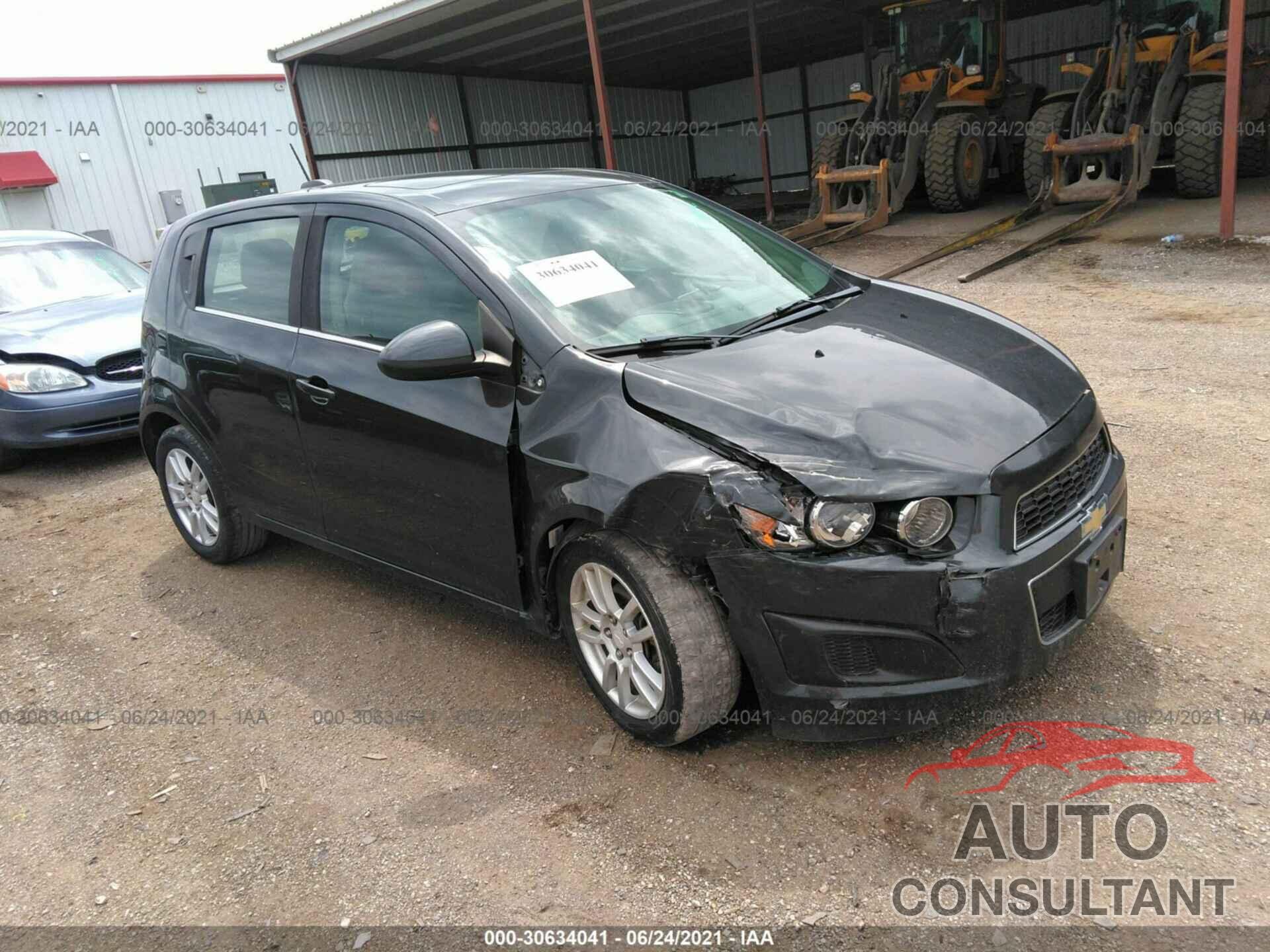 CHEVROLET SONIC 2016 - 1G1JC6SB7G4139891