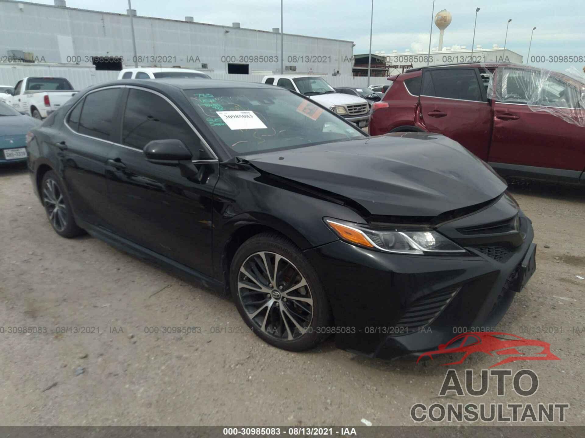TOYOTA CAMRY 2018 - 4T1B11HK8JU586342